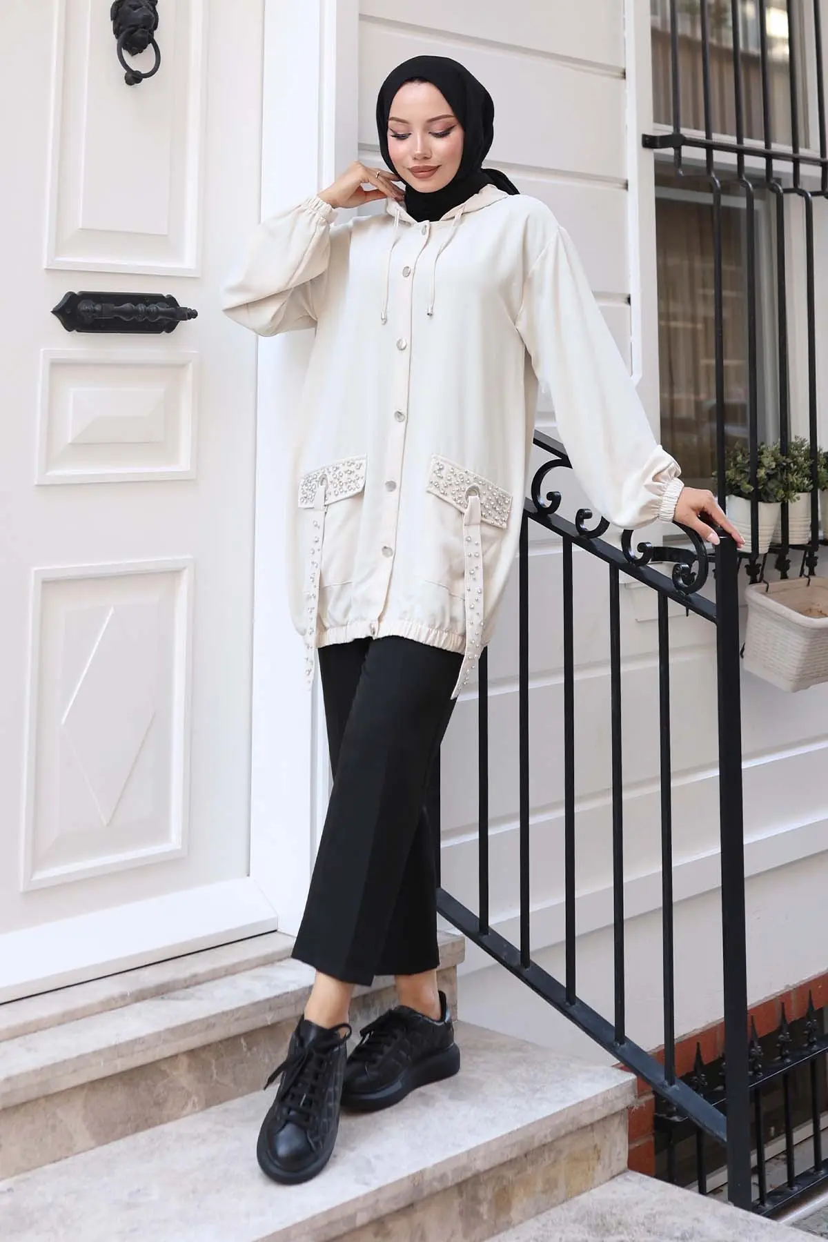 Short Coat With Stone Detailed Buttons On Pockets-detail