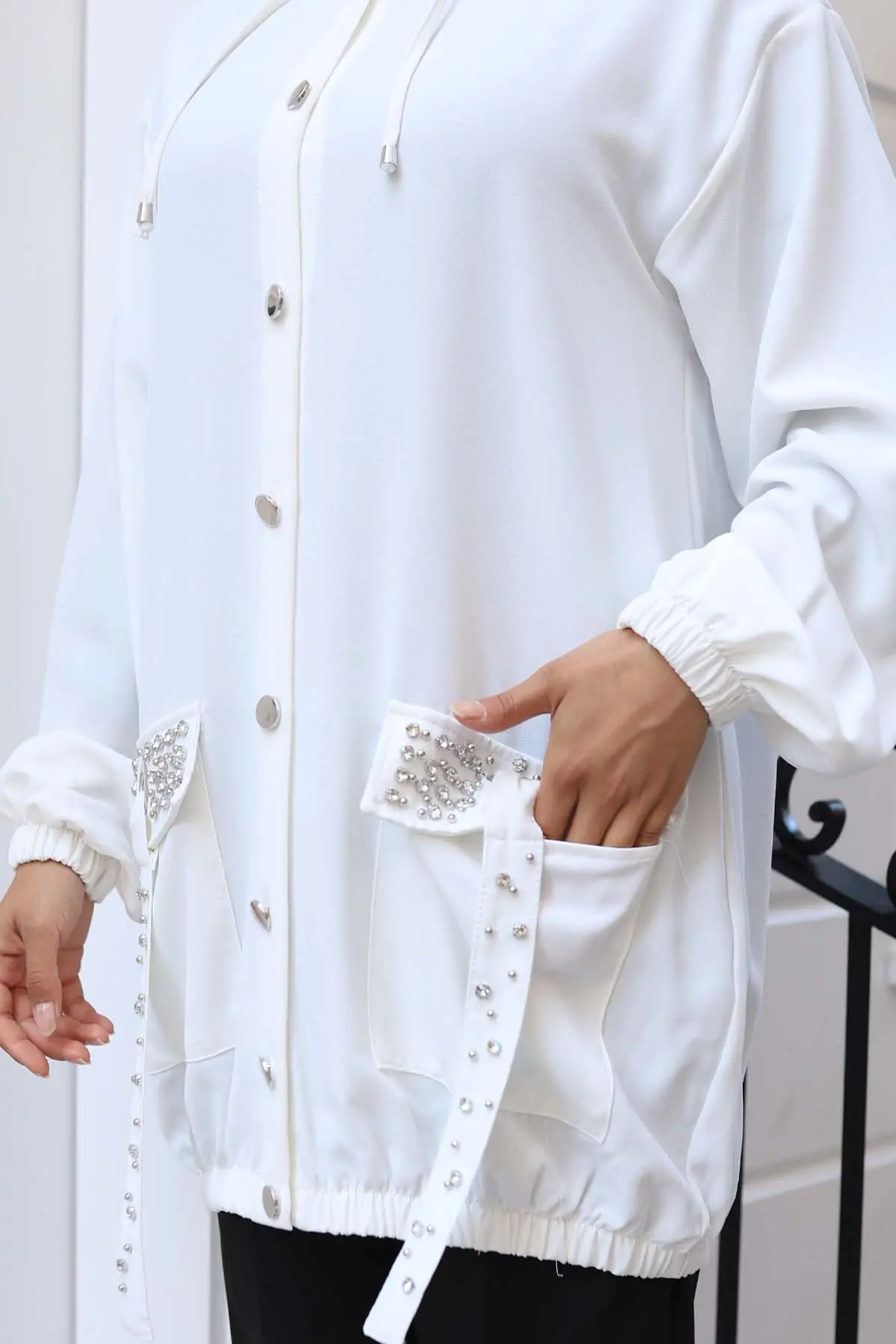 Short Coat With Stone Detailed Buttons On Pockets-detail