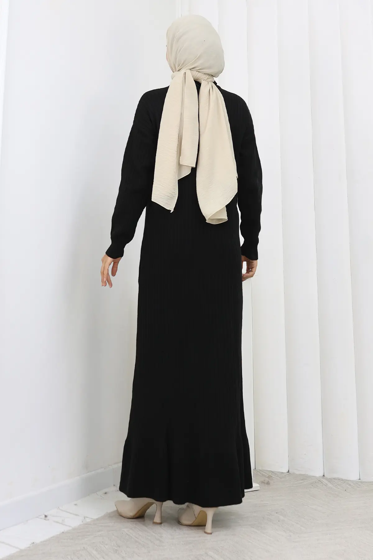 Side Button Ruffle Dress-detail