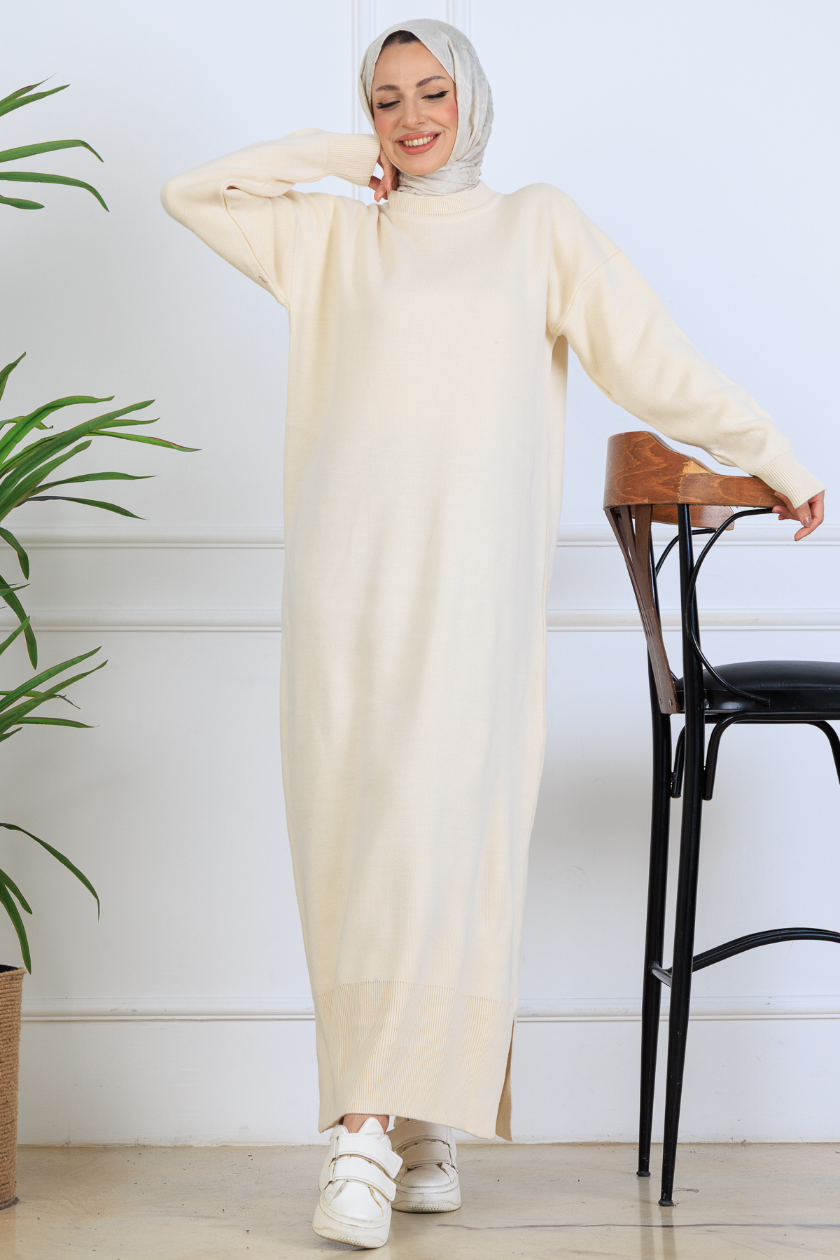 Slit Detailed Knit Dress