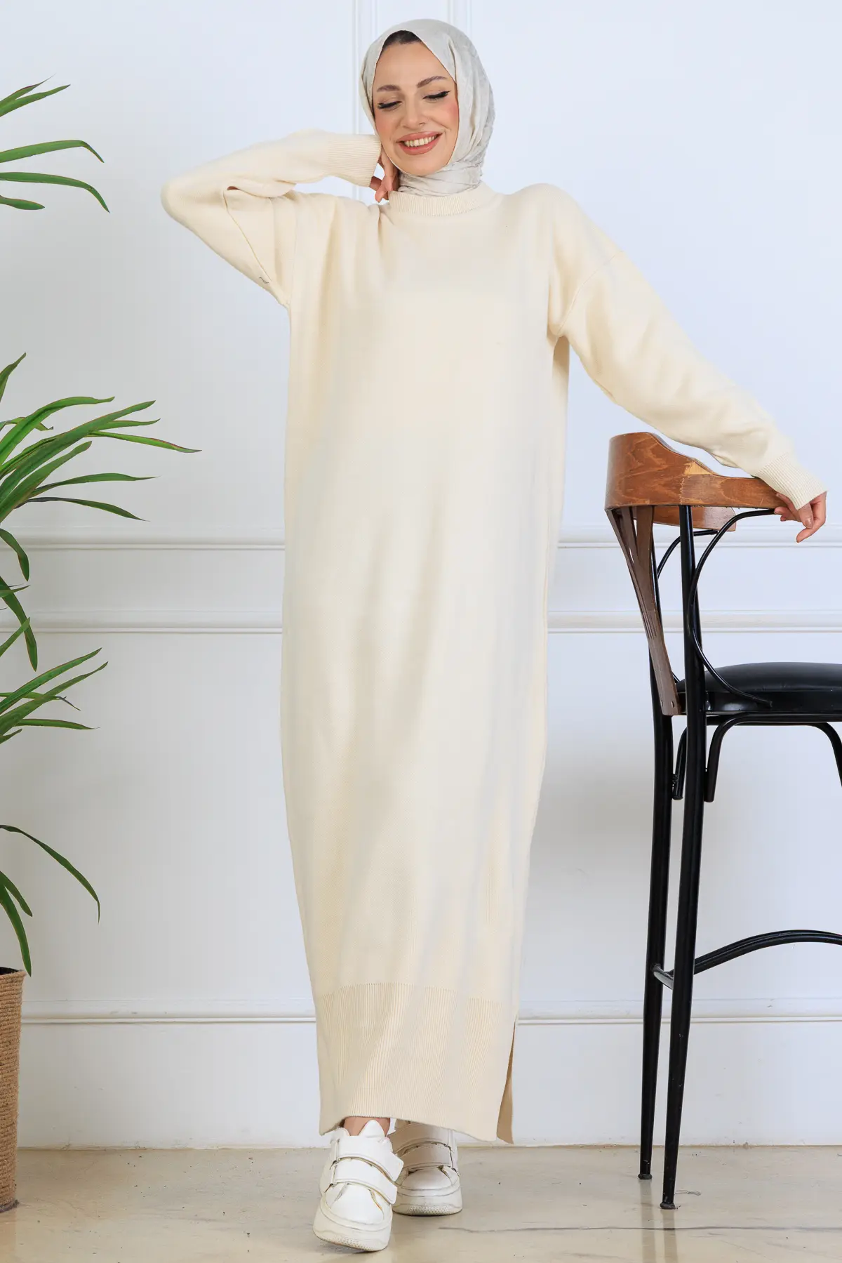 Slit Detailed Knit Dress