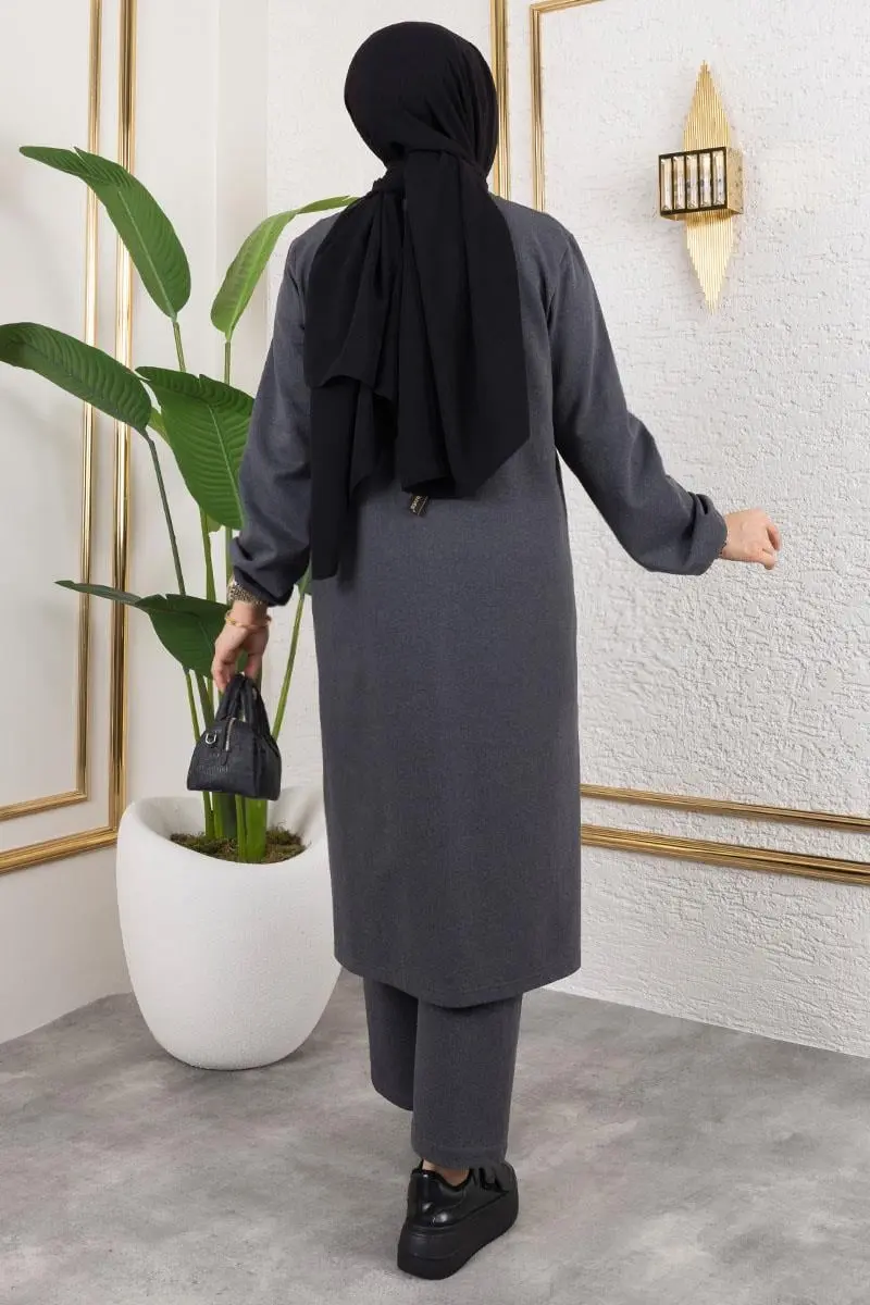 Slit Detailed Sports Suit-detail