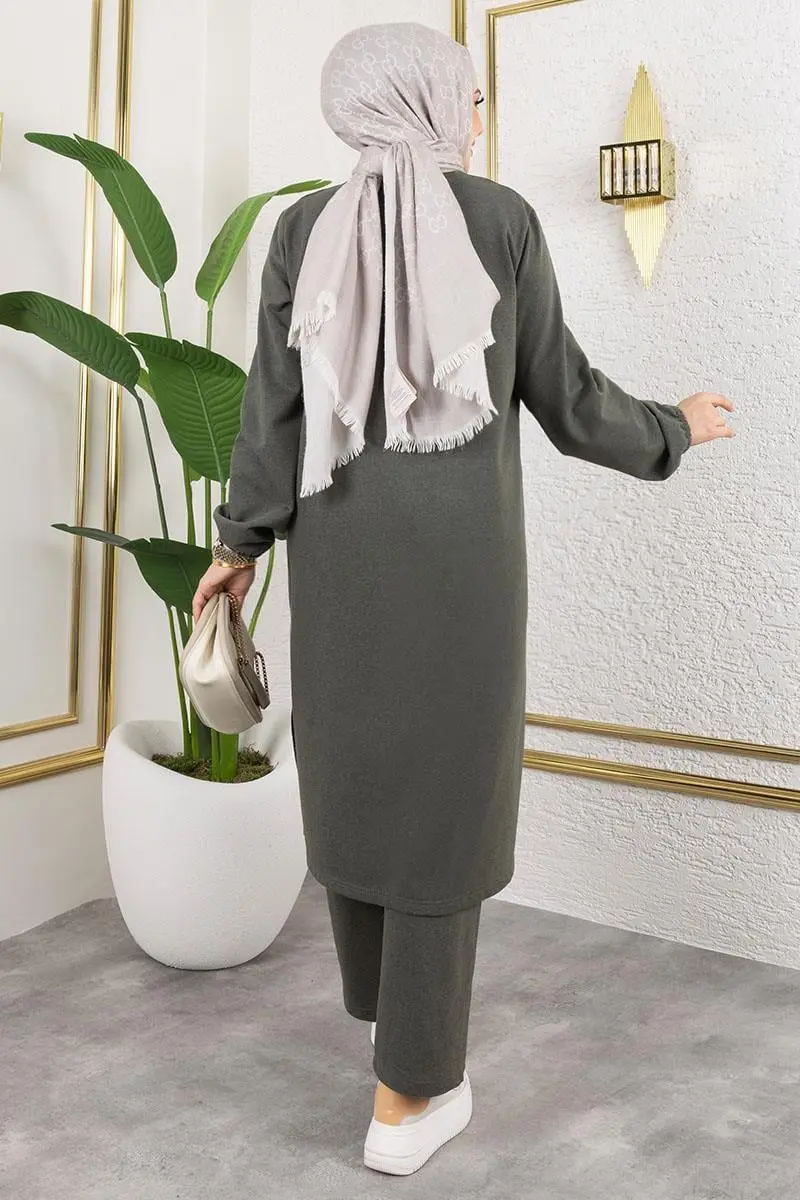 Slit Detailed Sports Suit-detail