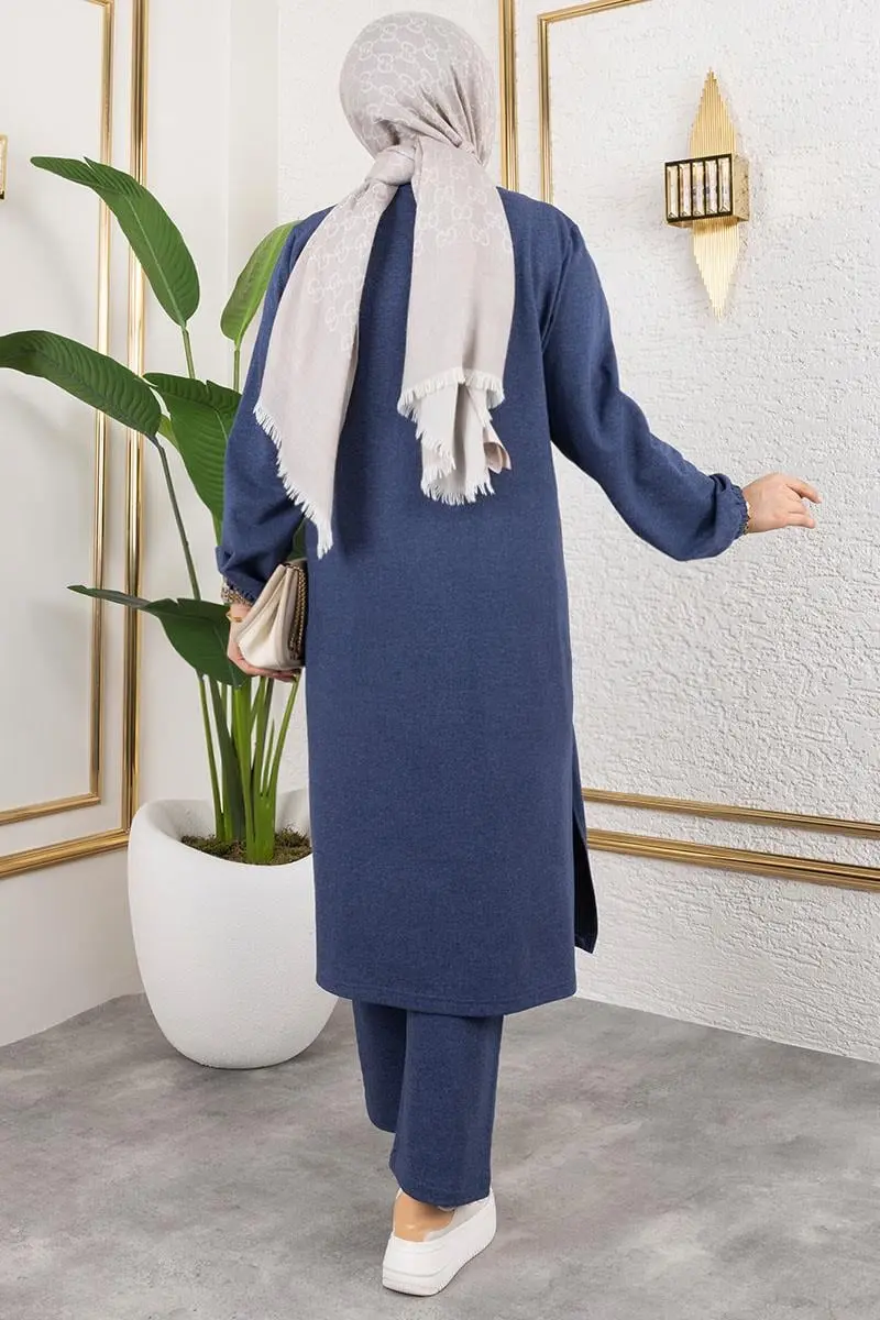 Slit Detailed Sports Suit-detail