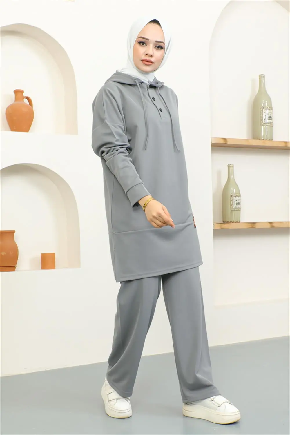 Snapback Sports Suit-detail