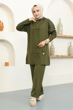 Snapback Sports Suit