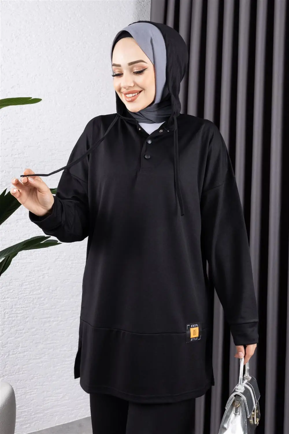 Snapback Sports Suit-detail