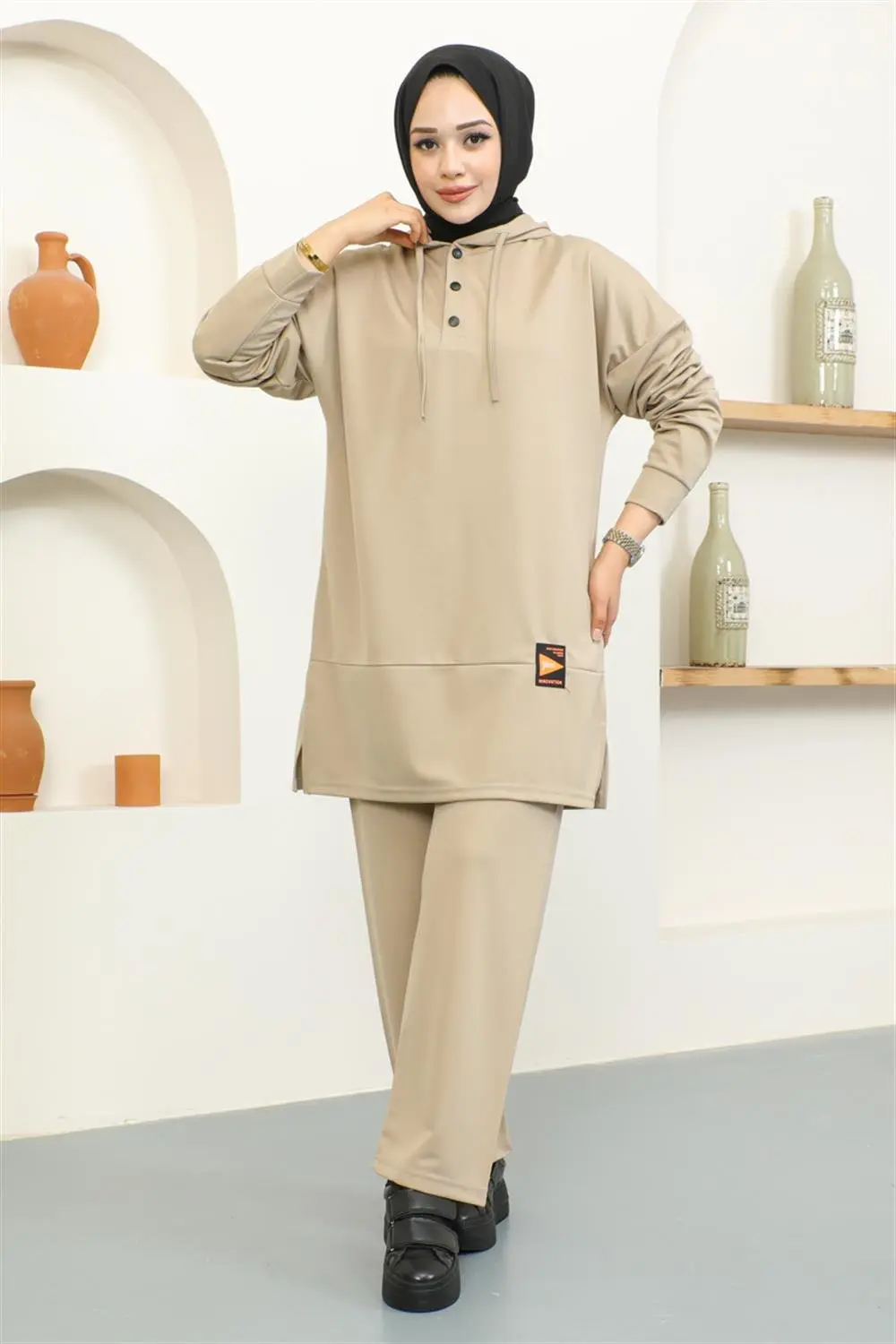 Snapback Sports Suit-detail