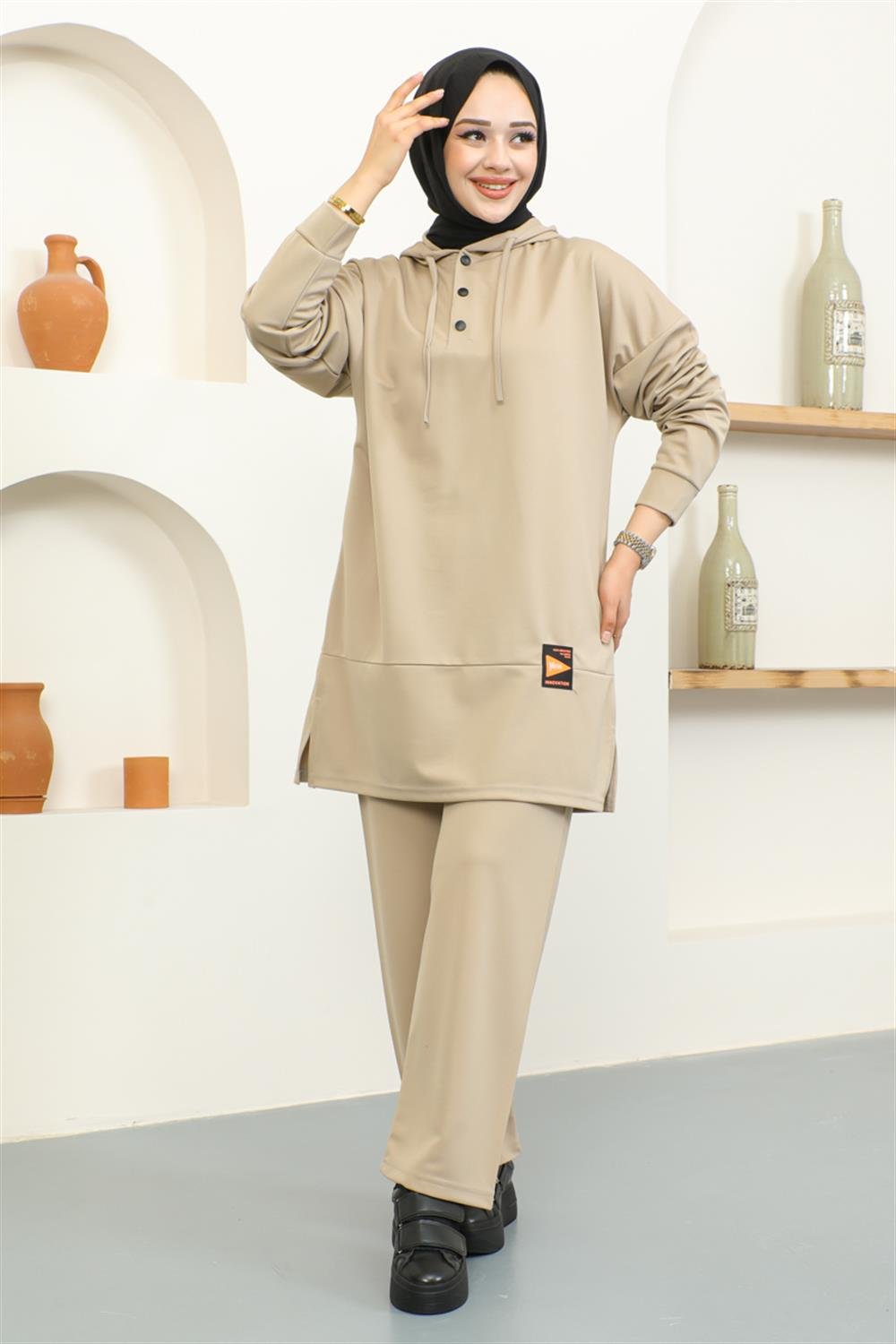 Snapback Sports Suit