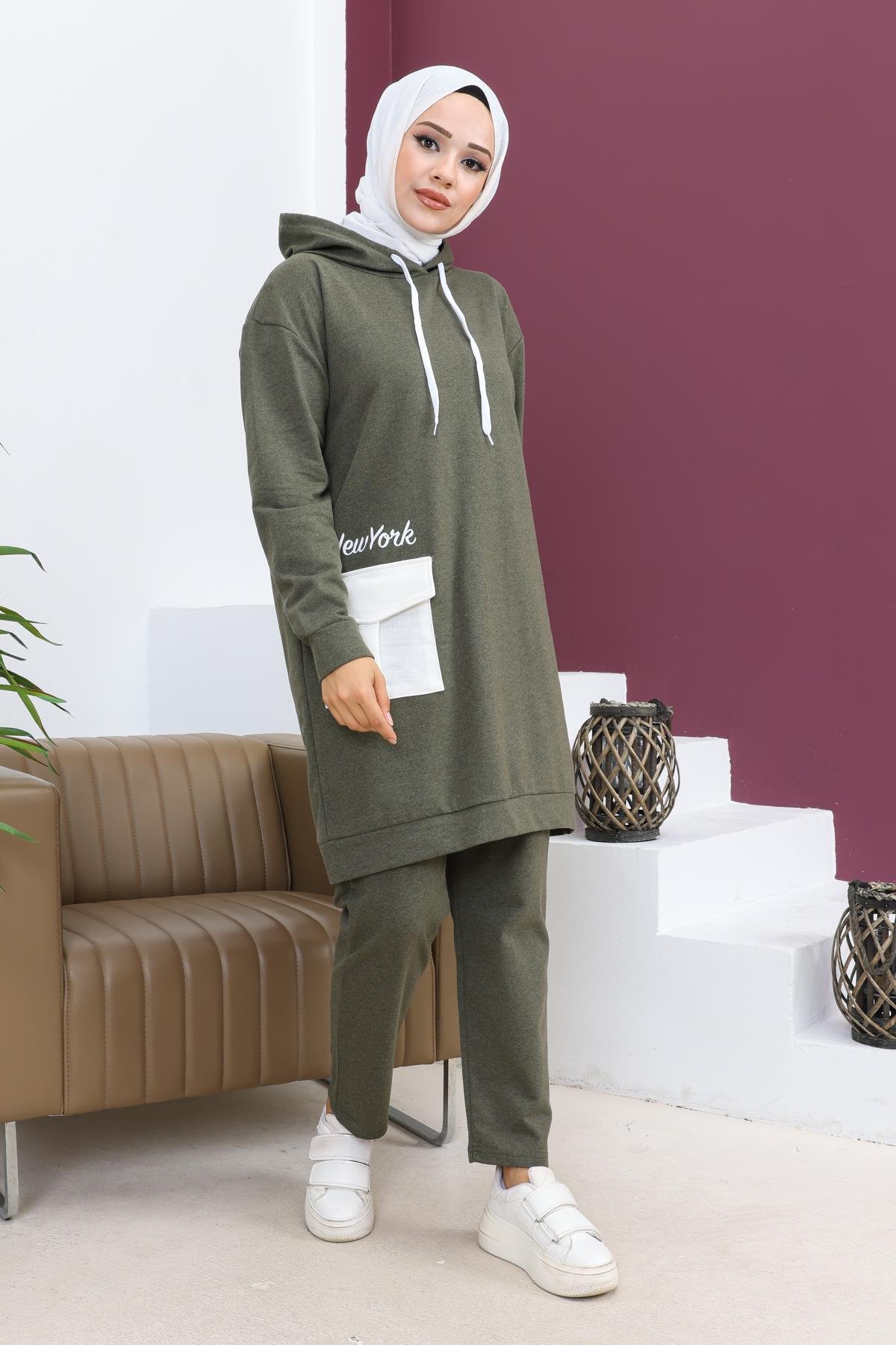 Sports Suit With Pockets