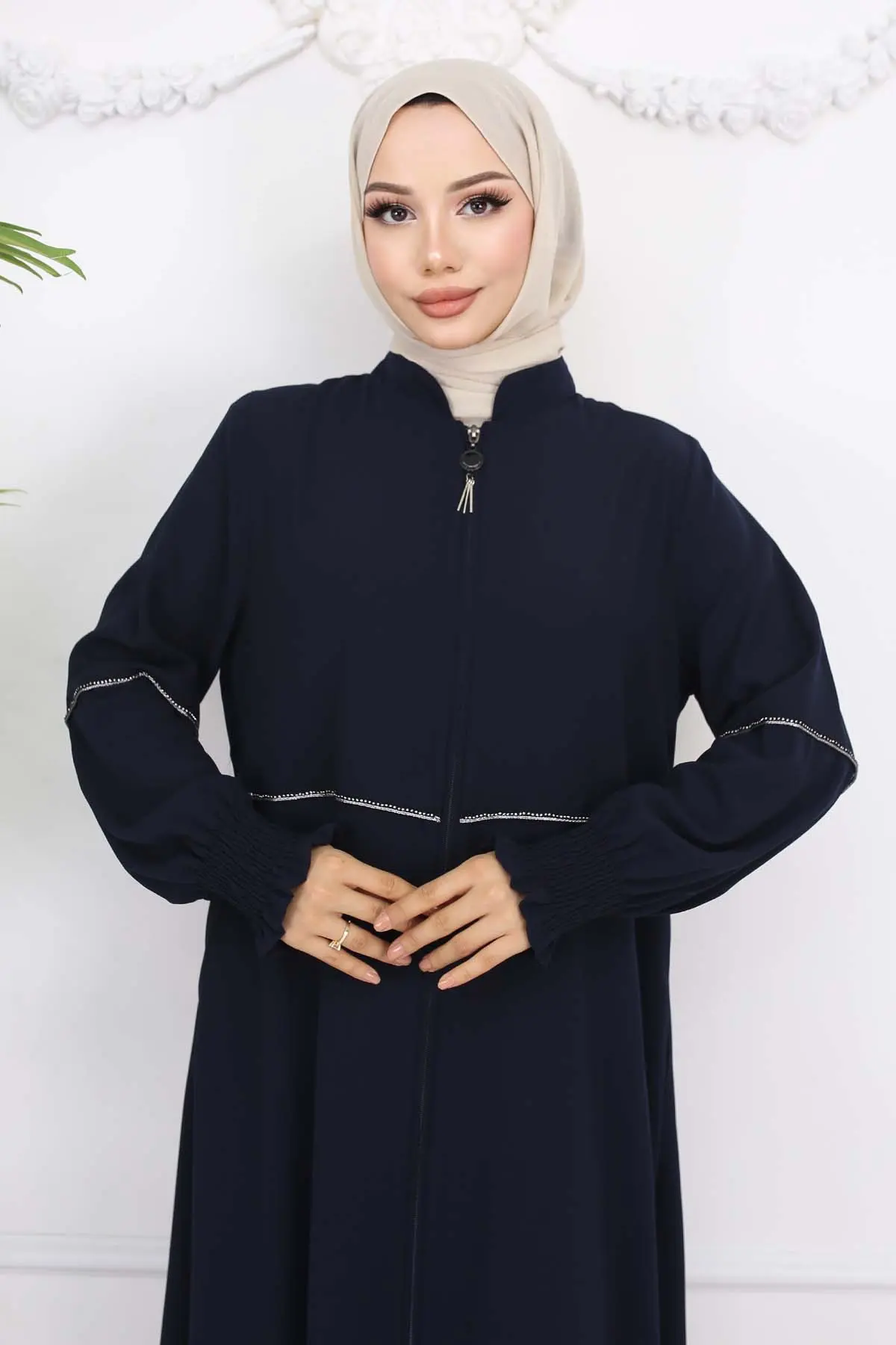 Stone Detailed Abaya-detail