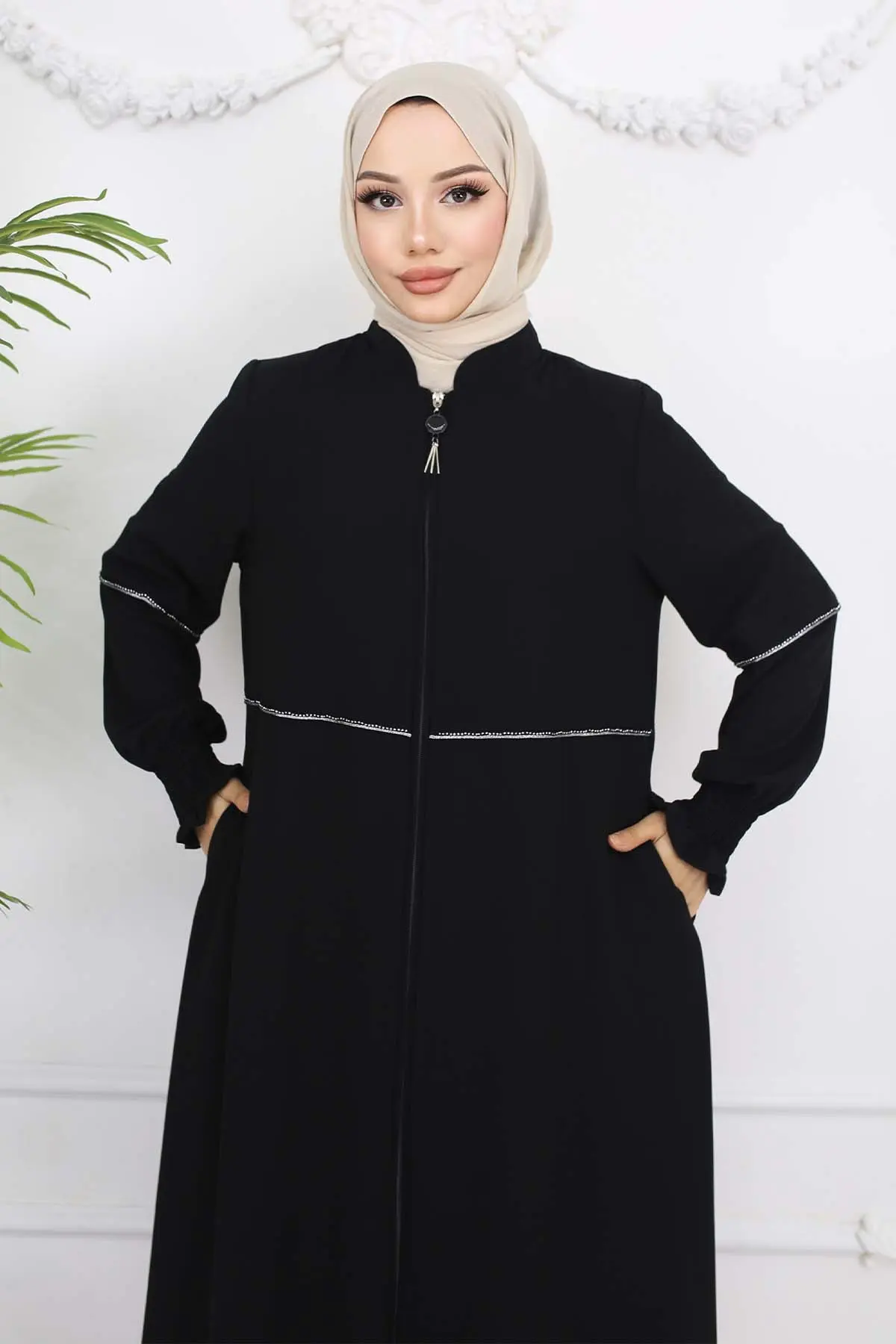 Stone Detailed Abaya-detail