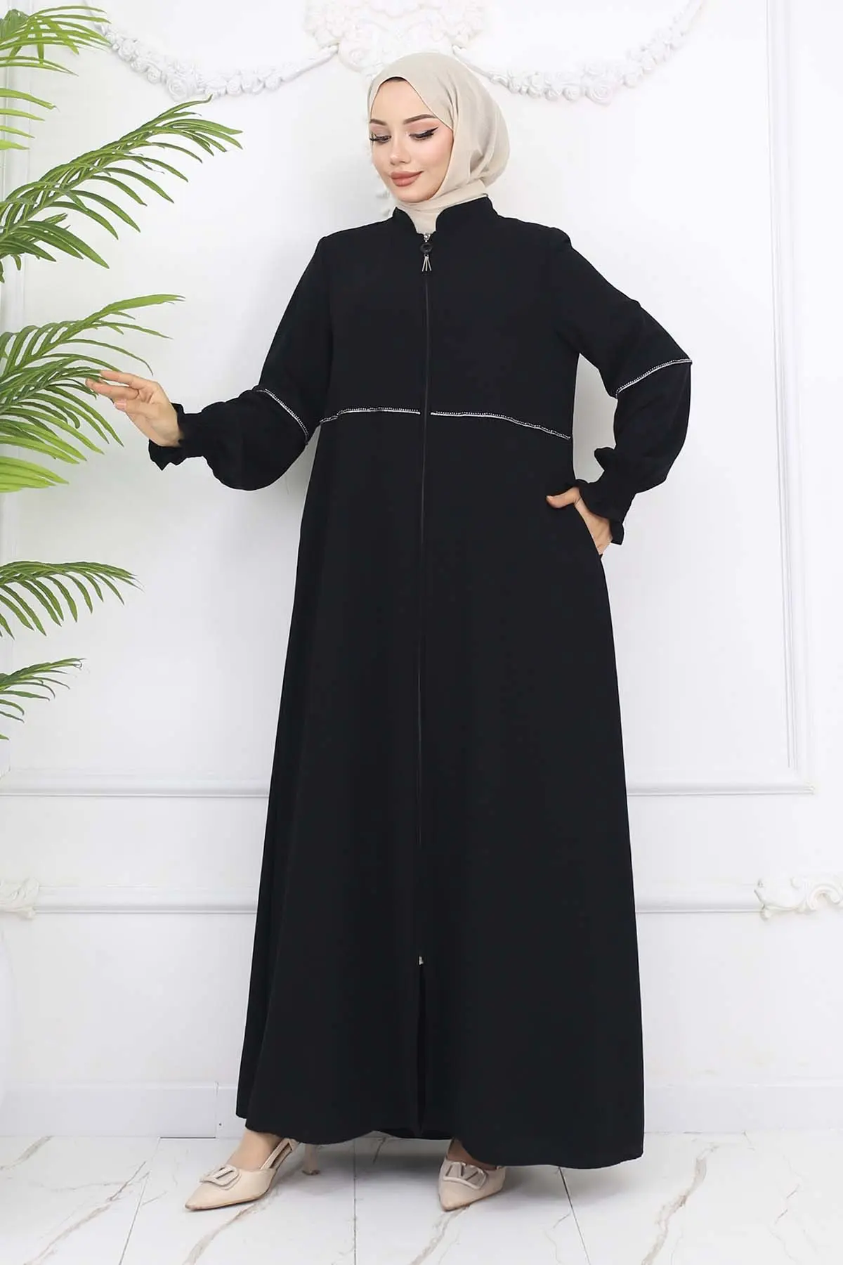 Stone Detailed Abaya-detail