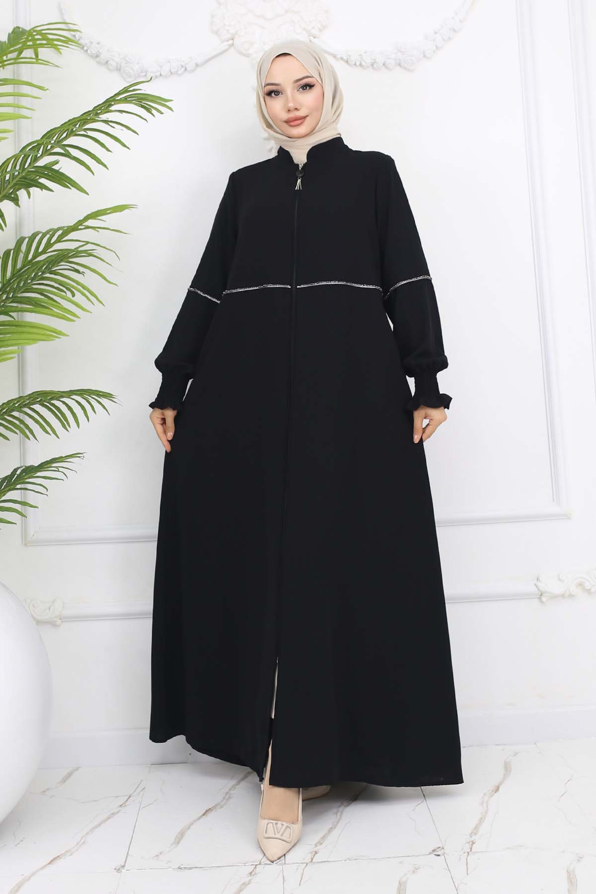 Stone Detailed Abaya