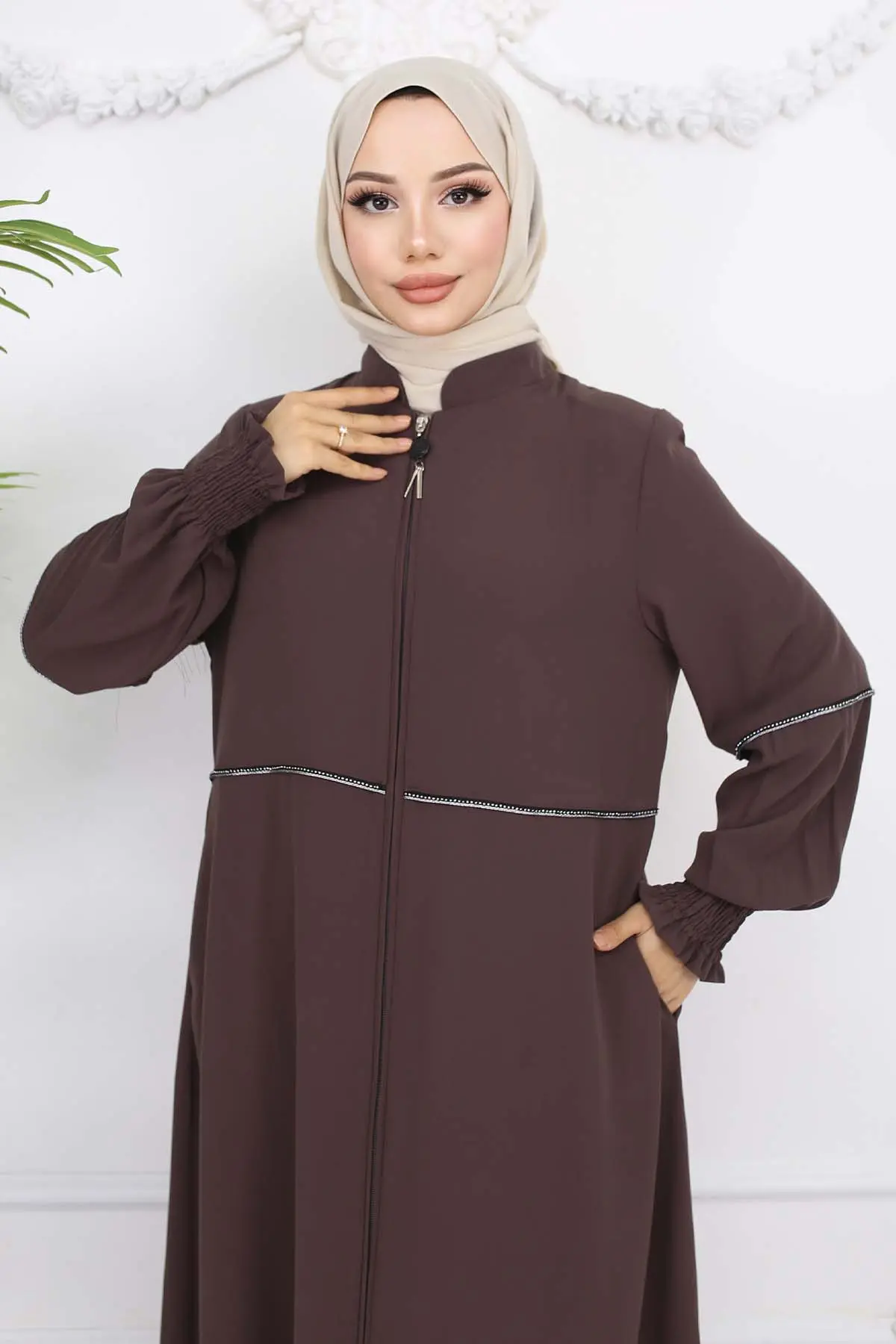 Stone Detailed Abaya-detail