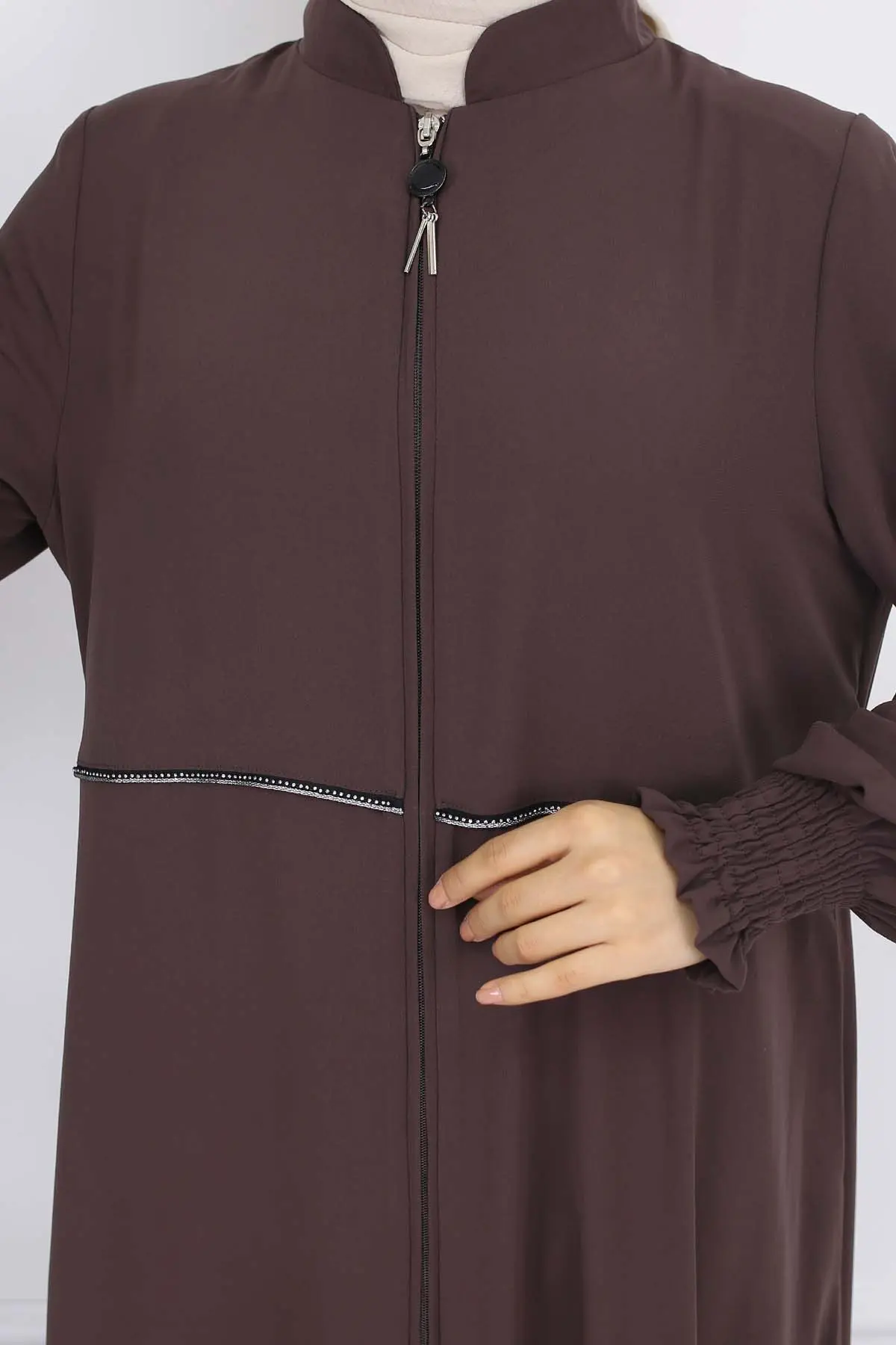 Stone Detailed Abaya-detail