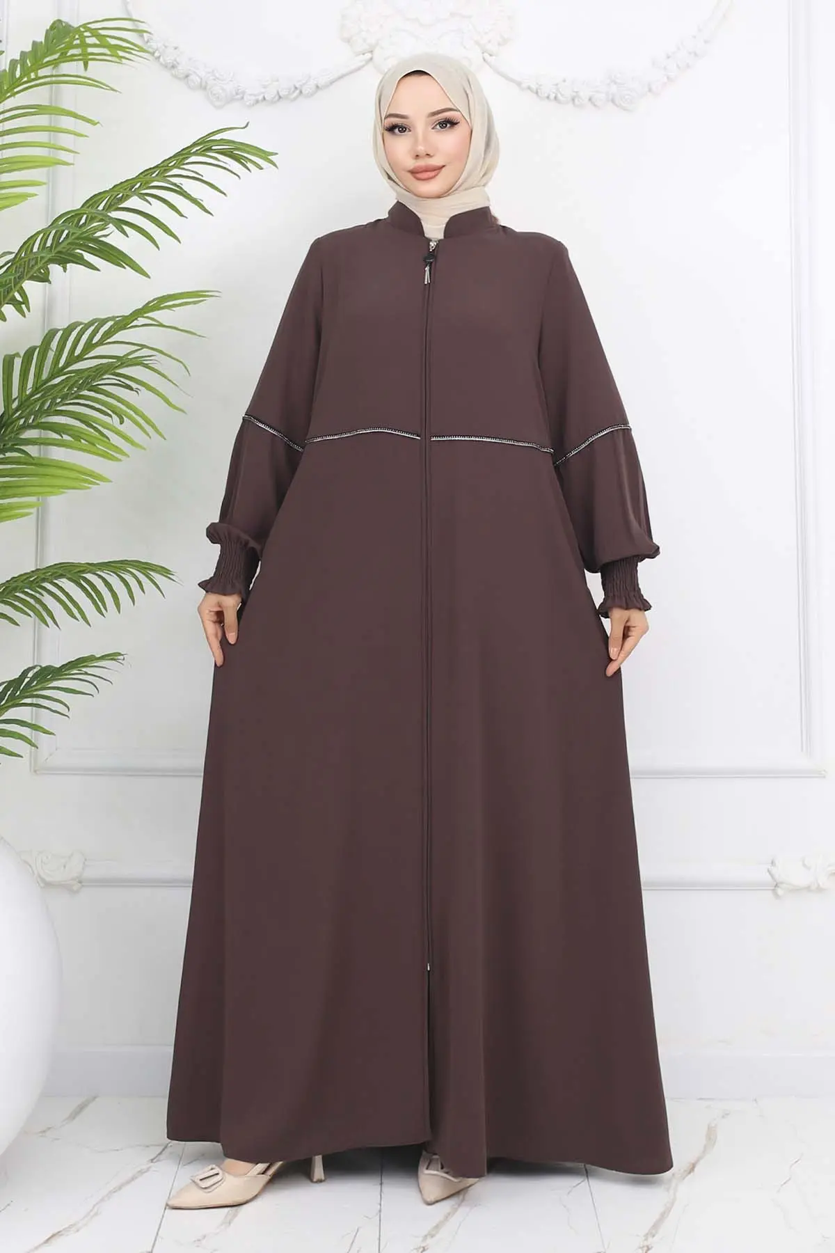 Stone Detailed Abaya-detail