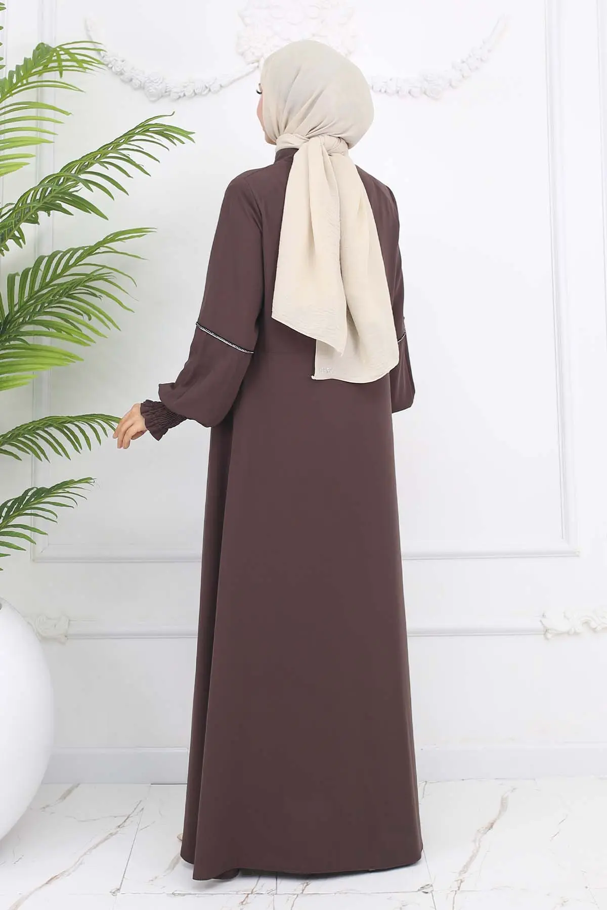 Stone Detailed Abaya-detail