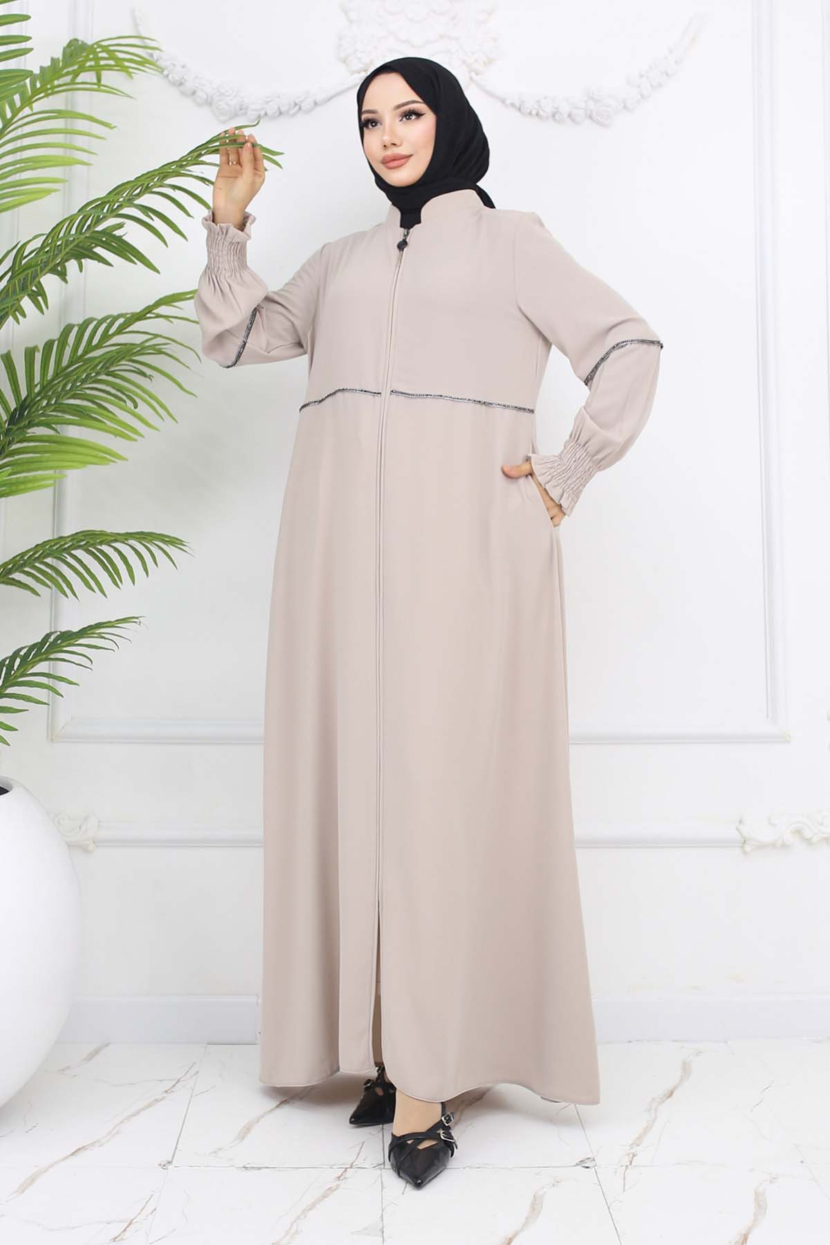 Stone Detailed Abaya