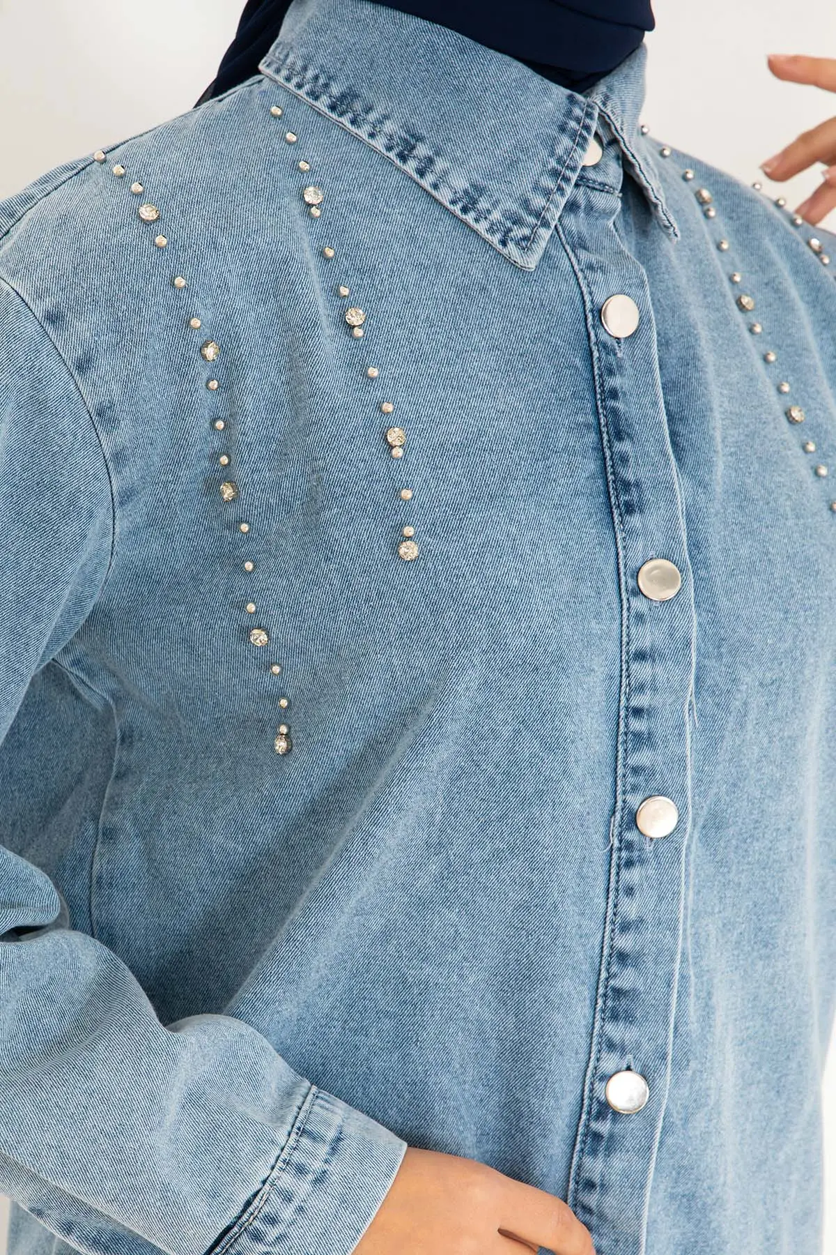 Stone Detailed Denim Suit With Slit On The Leg-detail