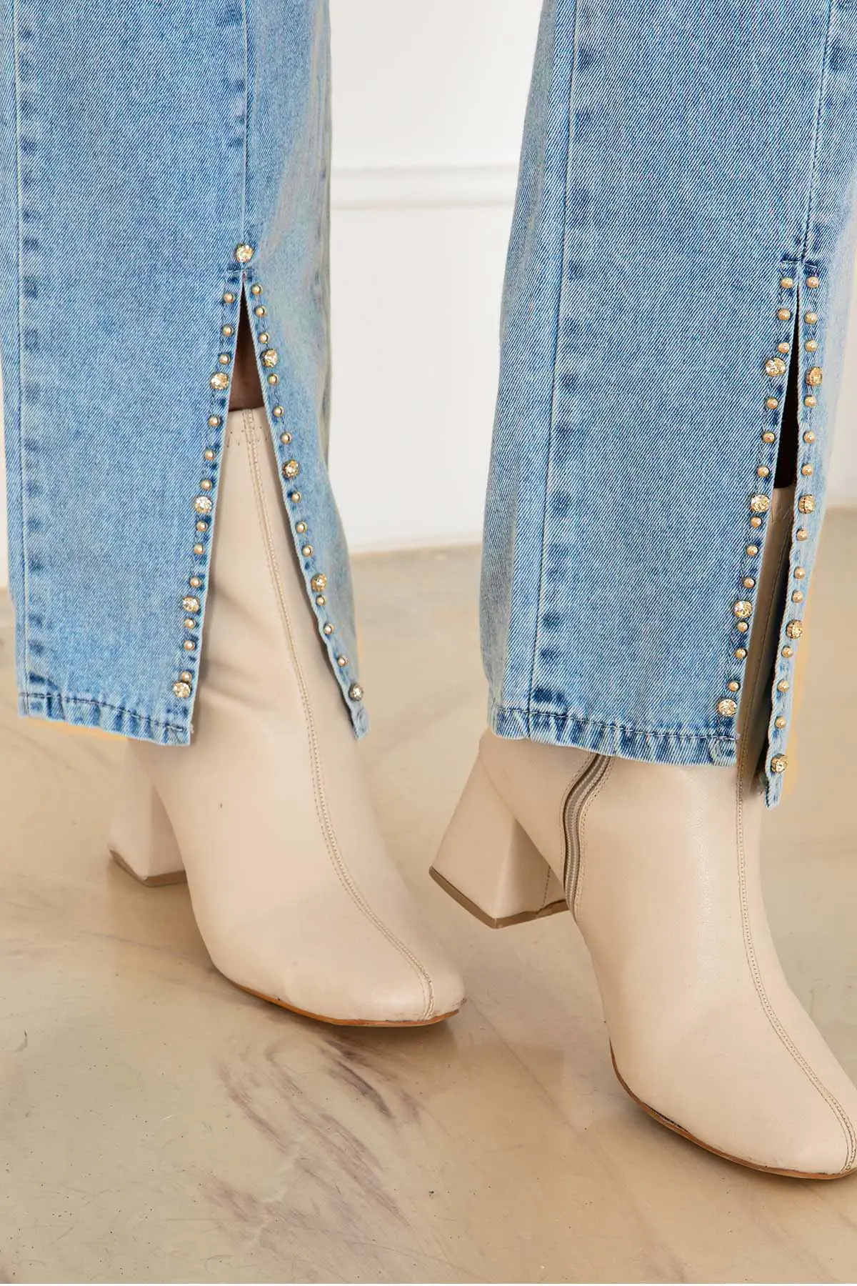 Stone Detailed Denim Suit With Slit On The Leg-detail