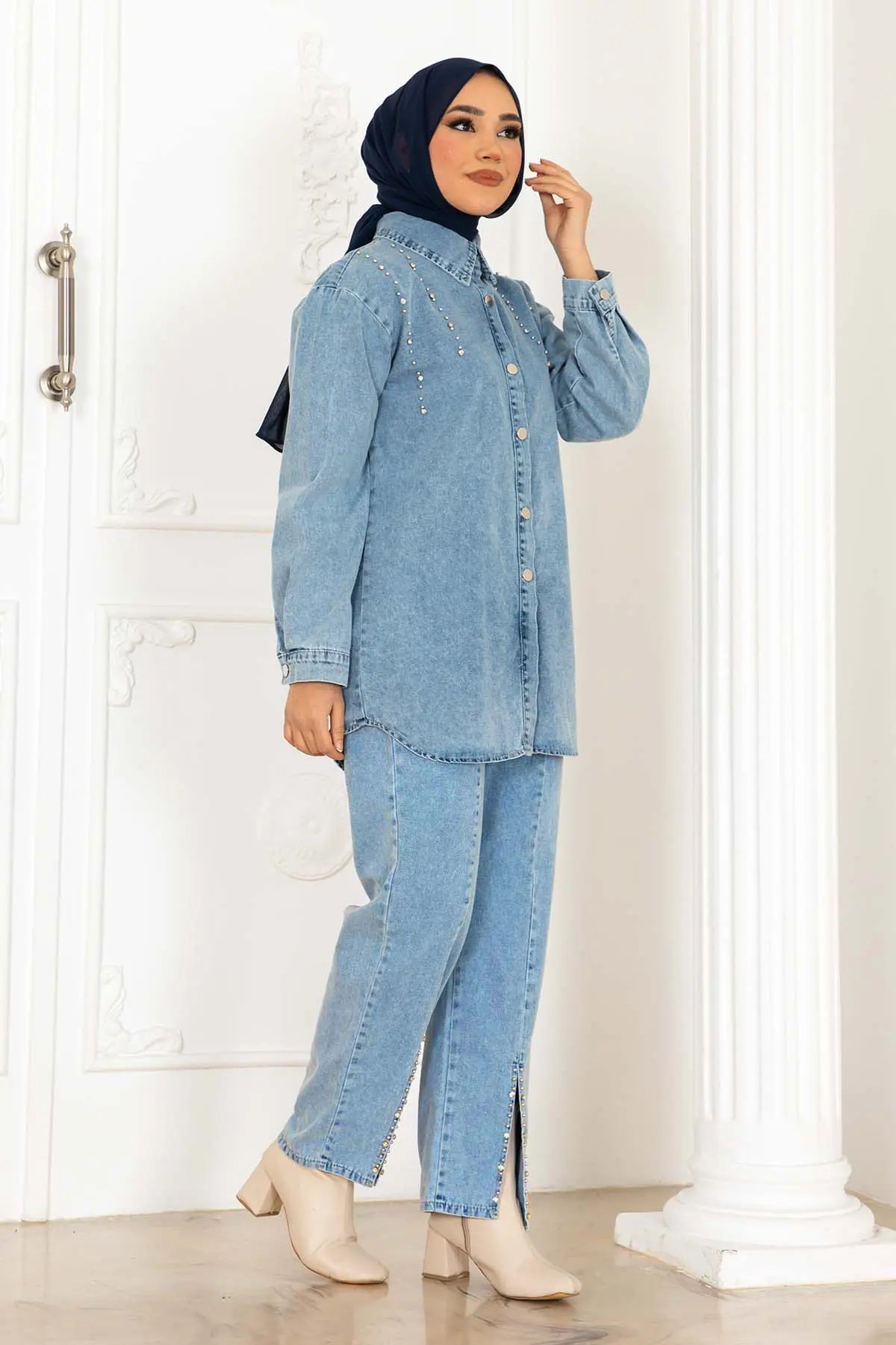 Stone Detailed Denim Suit With Slit On The Leg-detail