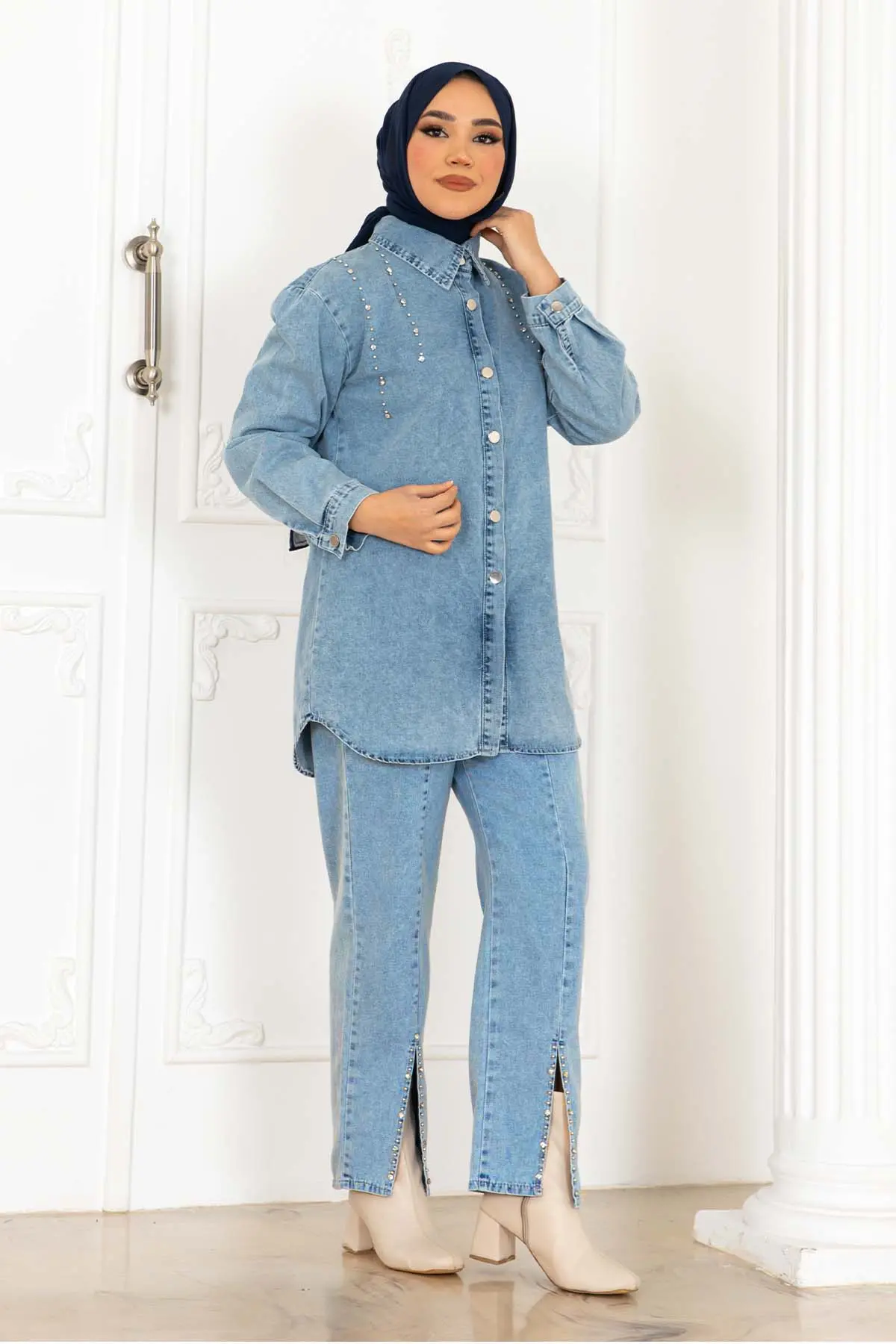 Stone Detailed Denim Suit With Slit On The Leg-detail