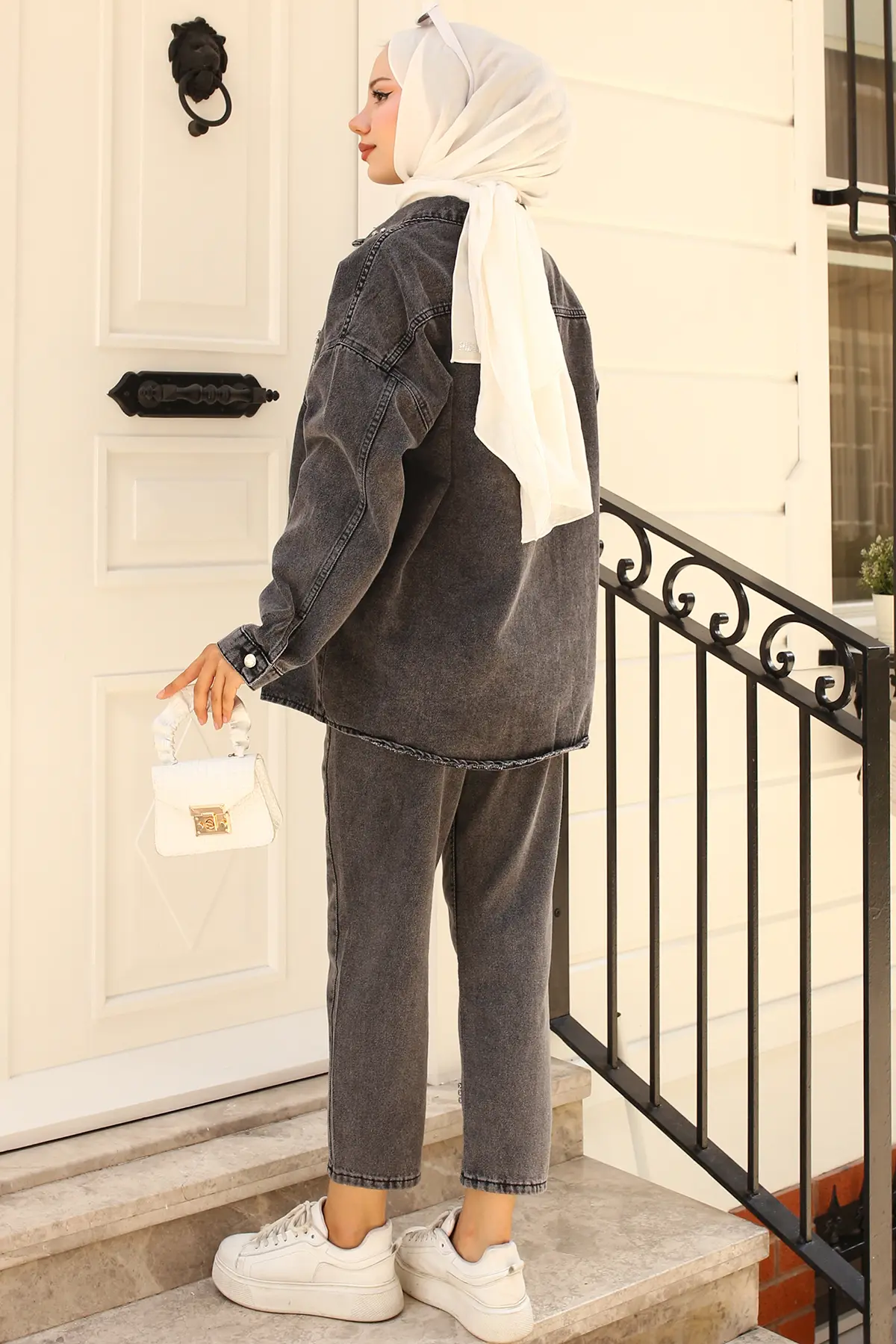 Stone Detailed Double Suit-detail