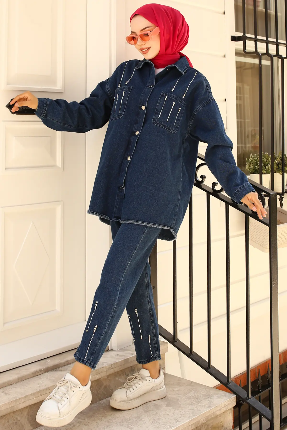 Stone Detailed Double Suit-detail