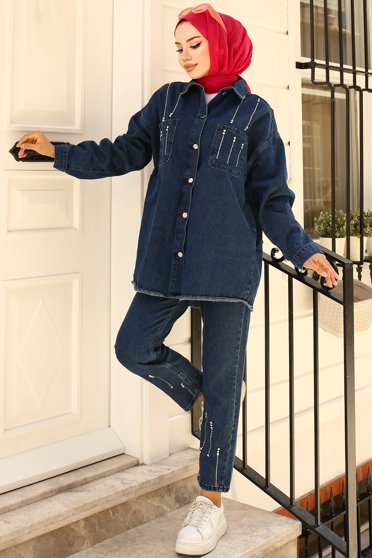 Stone Detailed Double Suit-detail