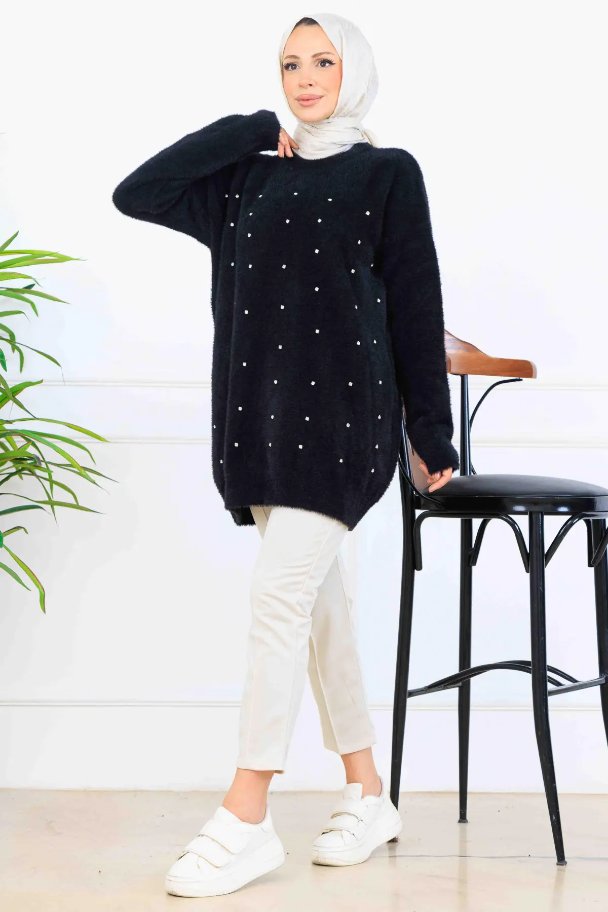 Stone Detailed Knit Tunic