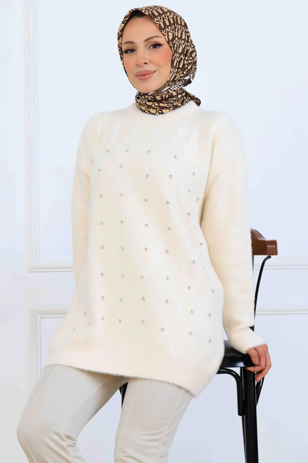 Stone Detailed Knit Tunic-detail