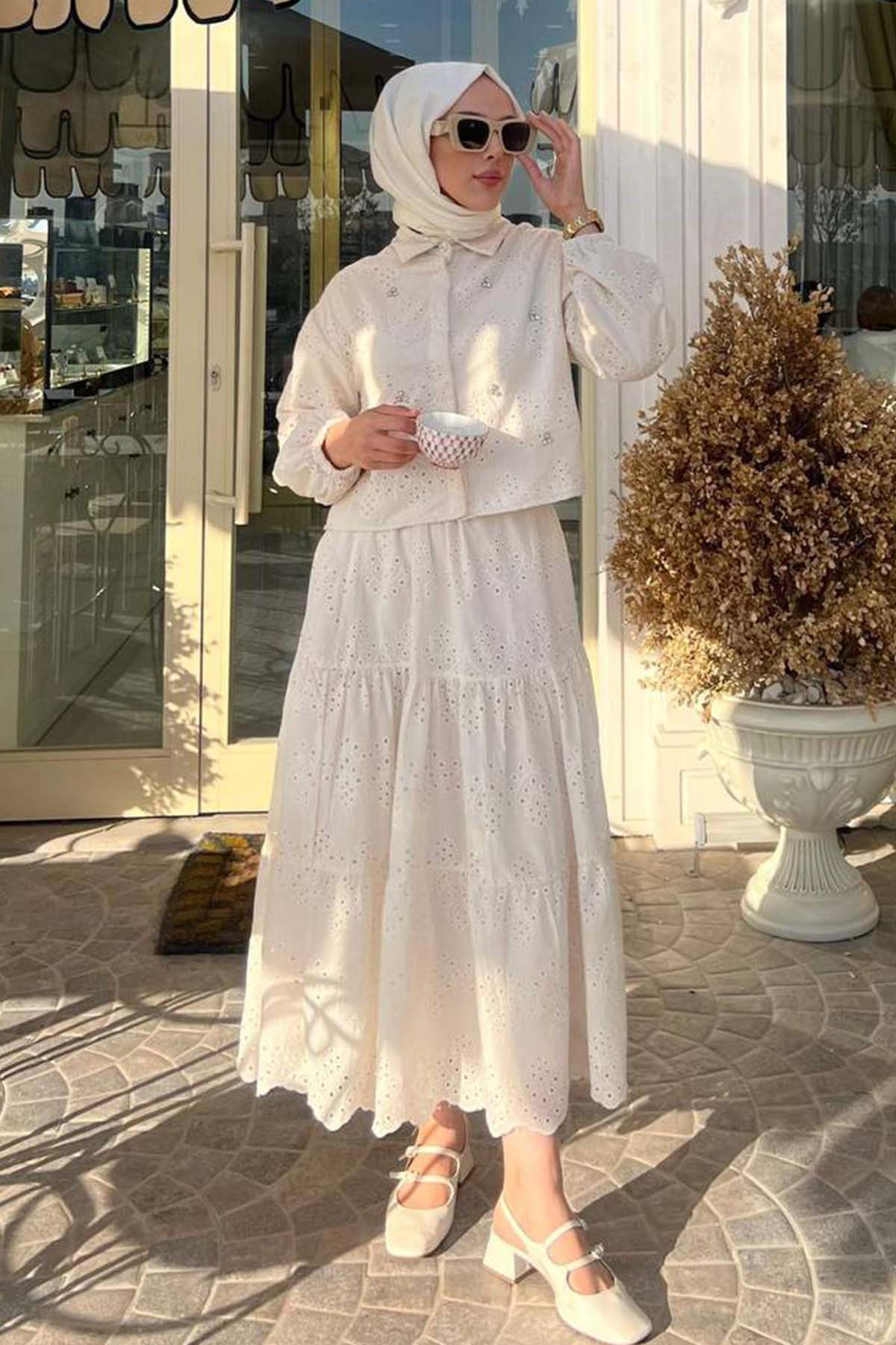 Stone Detailed Scallop Skirt Suit