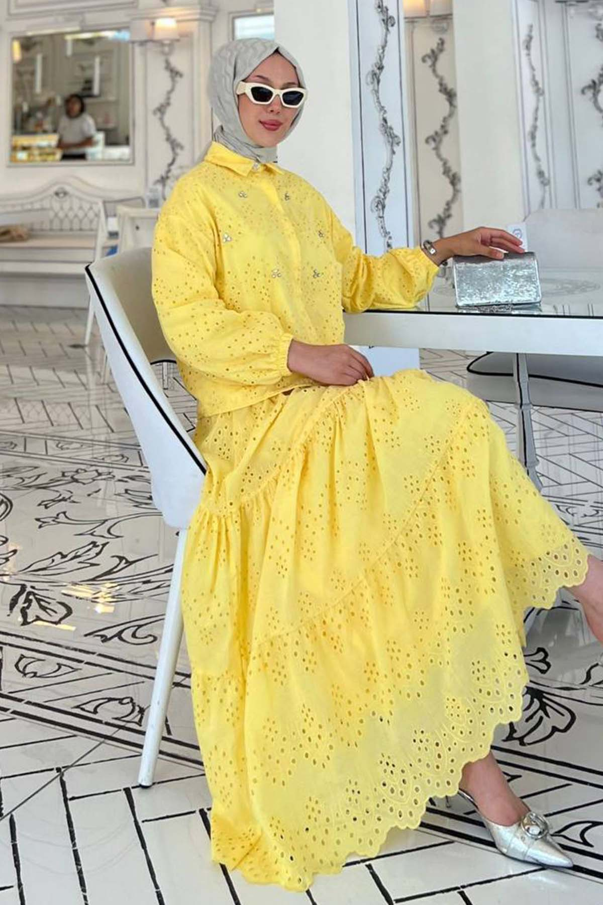 Stone Detailed Scallop Skirt Suit