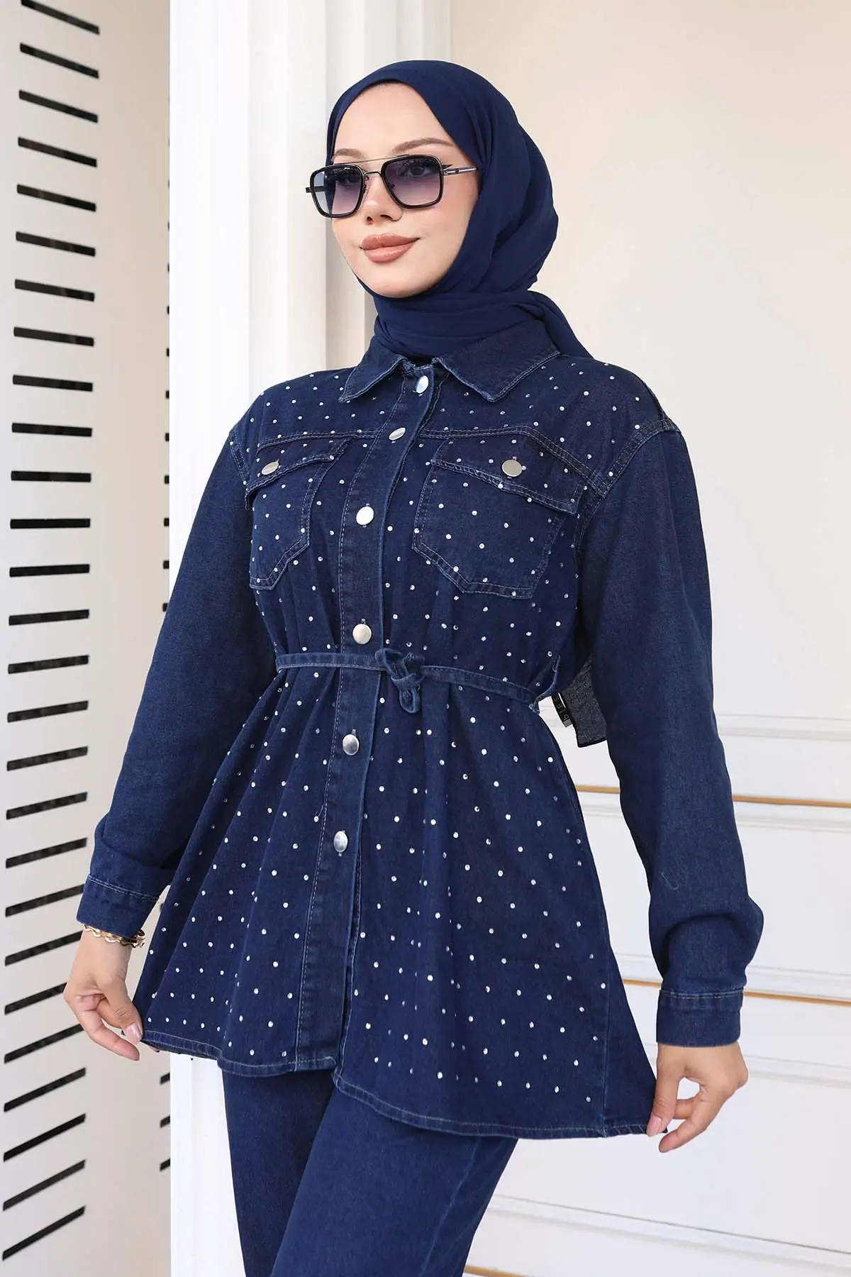 Stone Detailed Tie Suit-detail