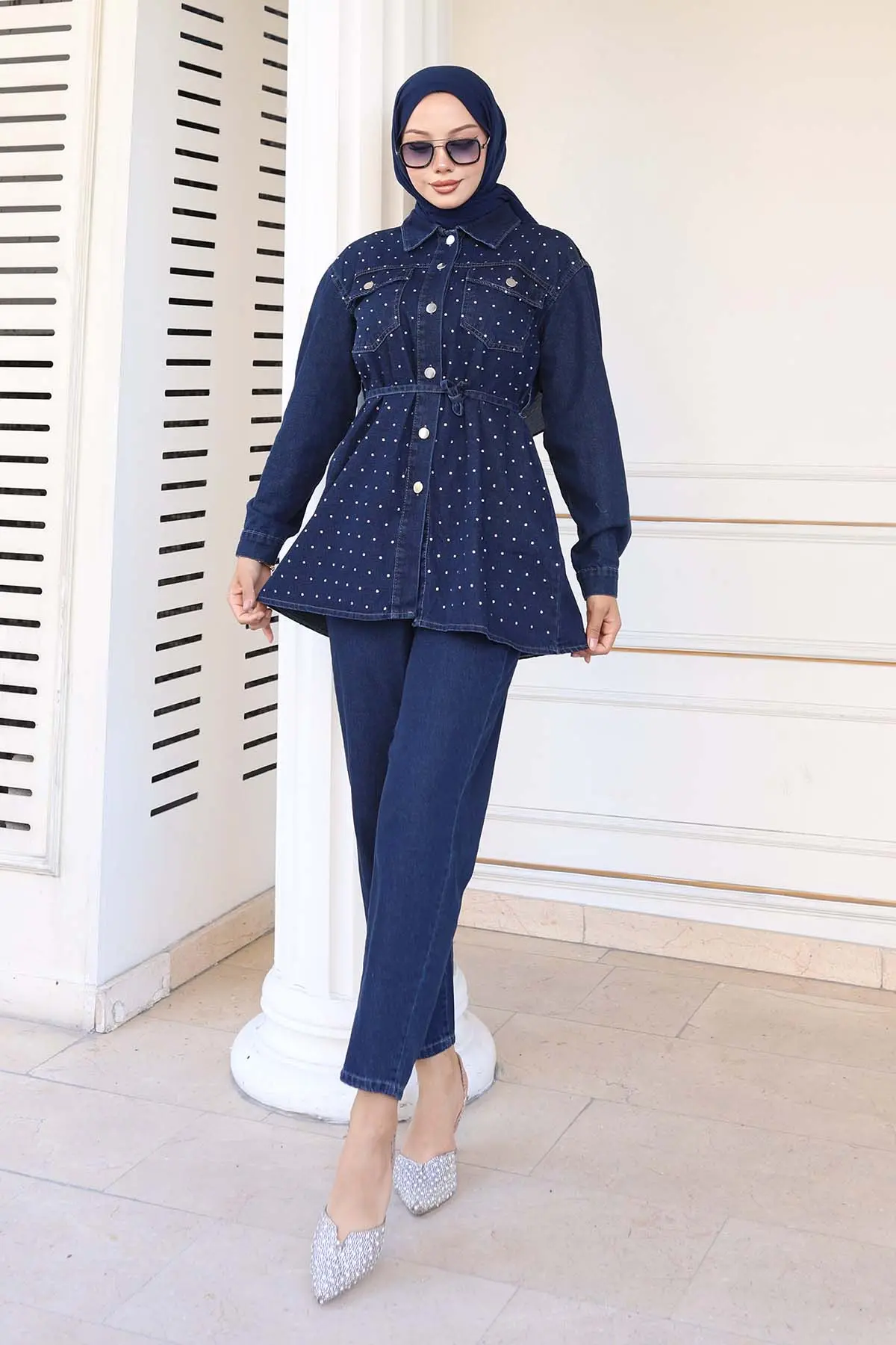 Stone Detailed Tie Suit-detail