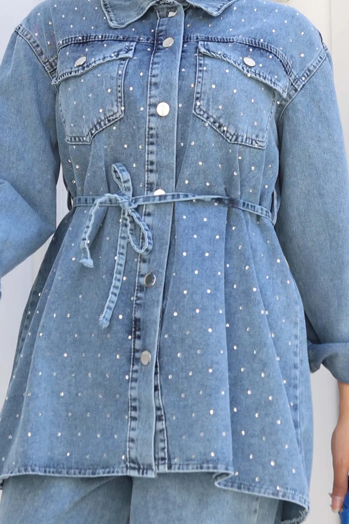 Stone Detailed Tie Suit-detail