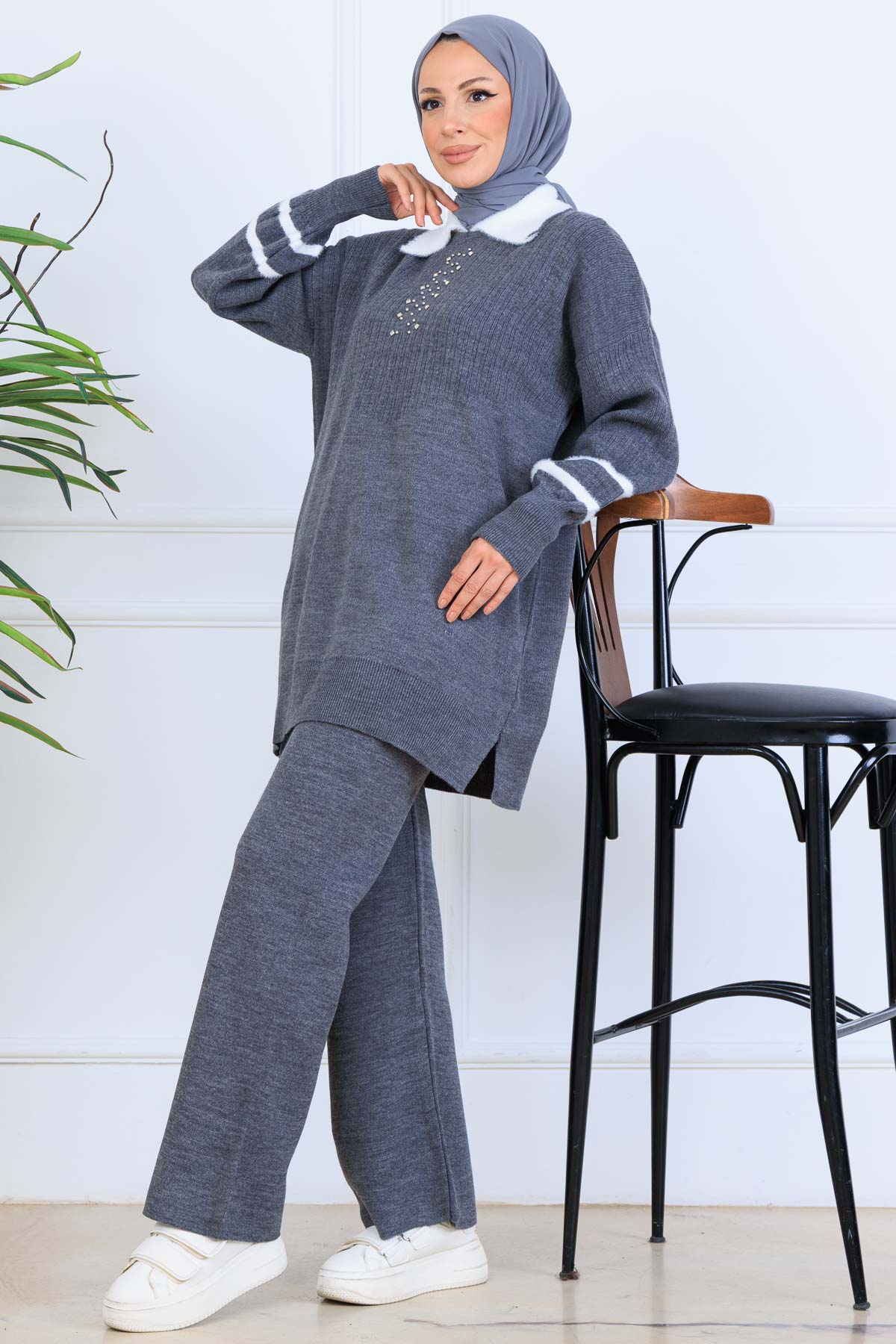 Stone Embroidered Knitwear Set