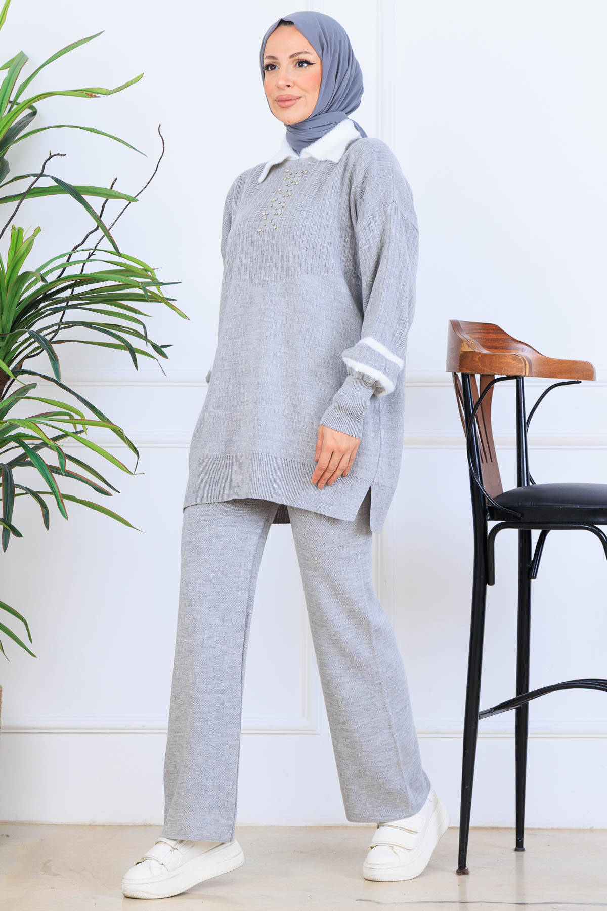 Stone Embroidered Knitwear Set