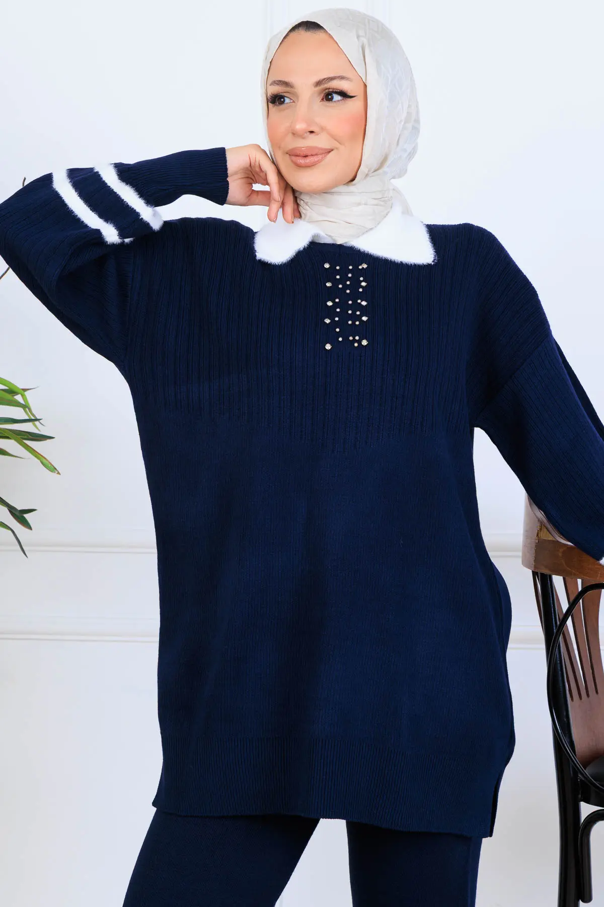 Stone Embroidered Knitwear Set-detail