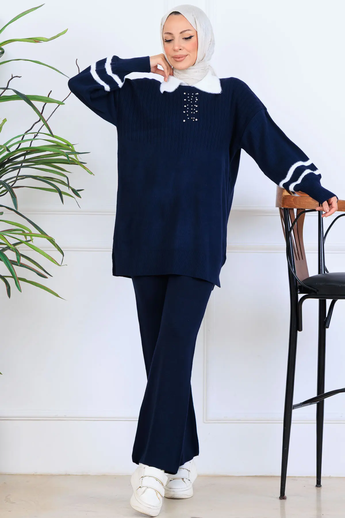 Stone Embroidered Knitwear Set