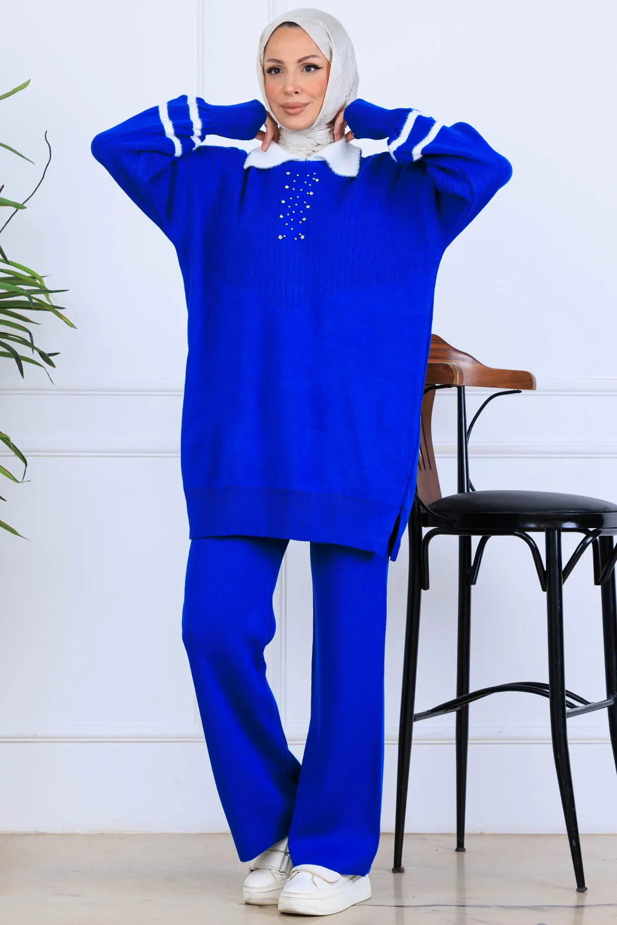 Stone Embroidered Knitwear Set