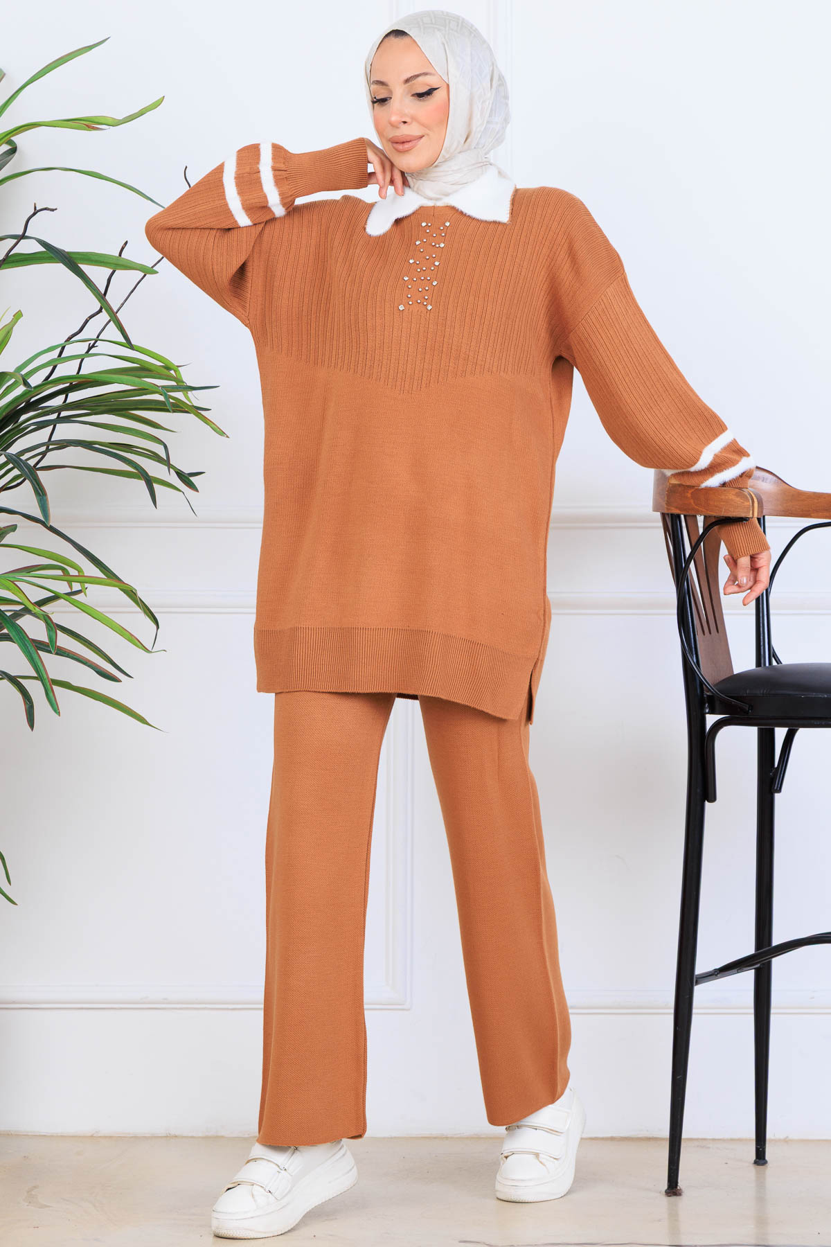 Stone Embroidered Knitwear Set