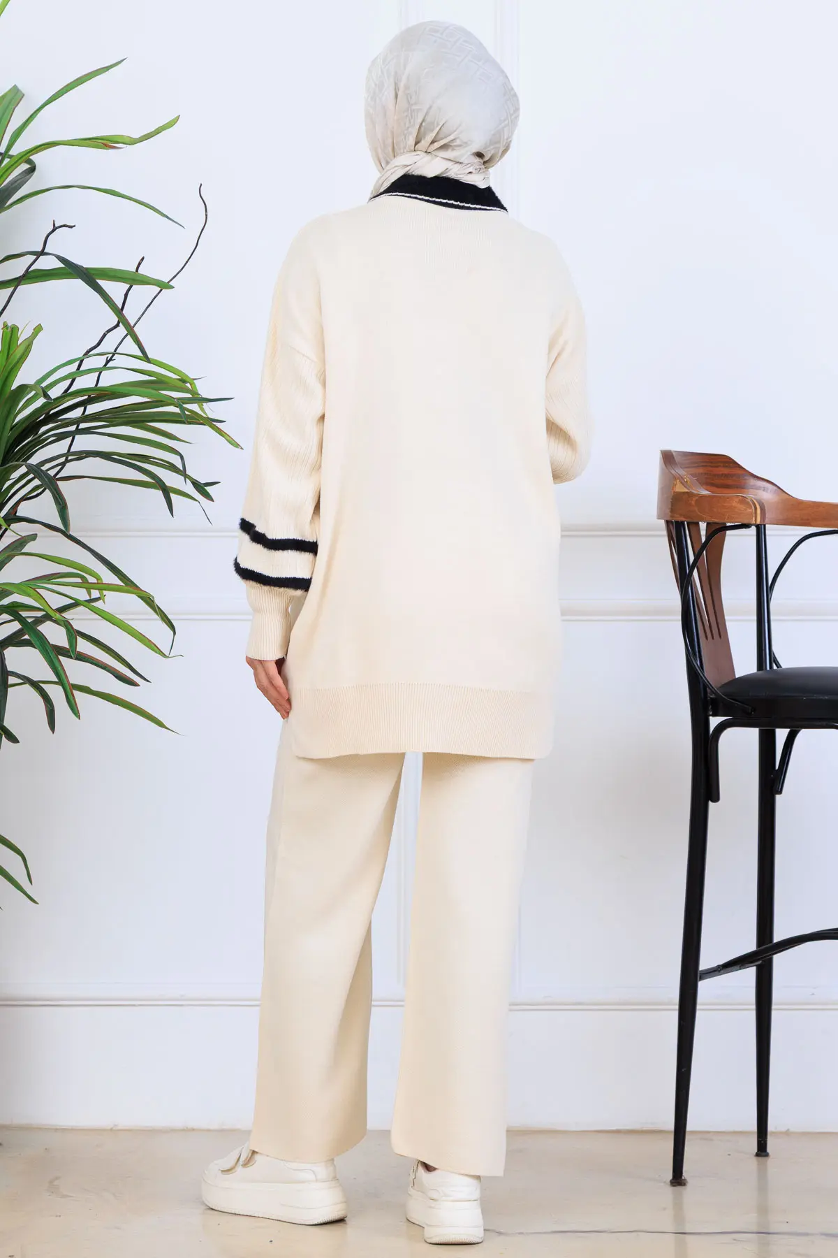 Stone Embroidered Knitwear Set-detail