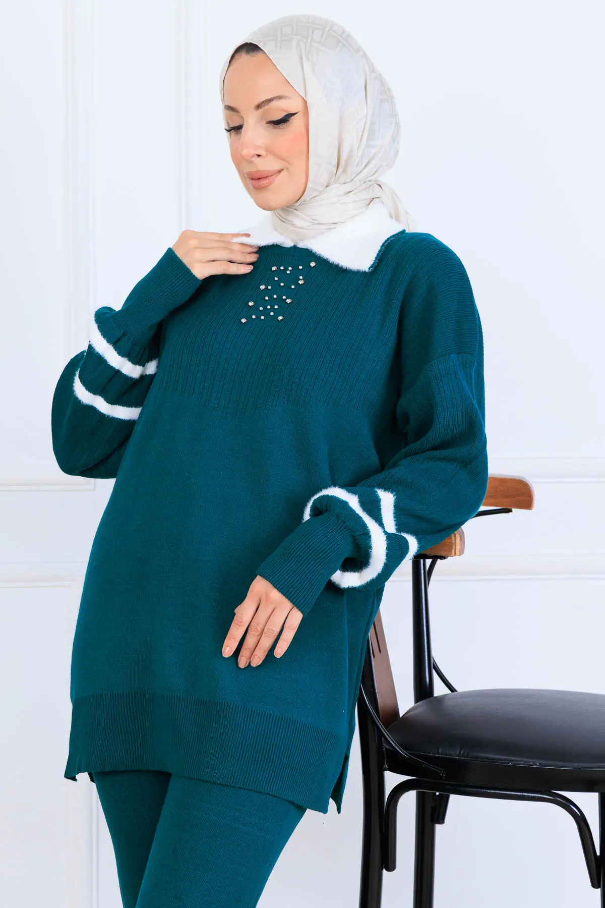 Stone Embroidered Knitwear Set-detail