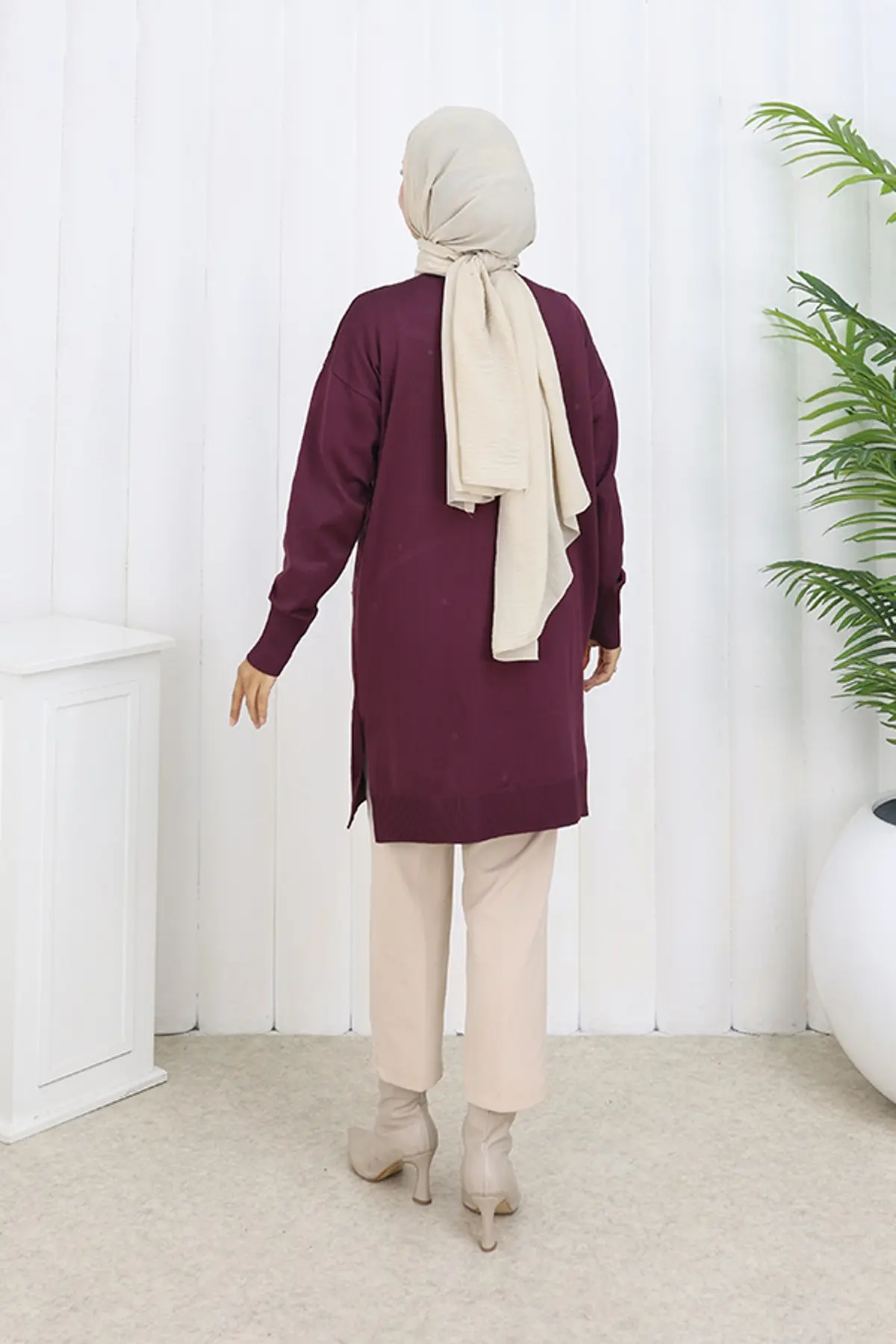 Stoned Diamond Patterned Long Cardigan-detail