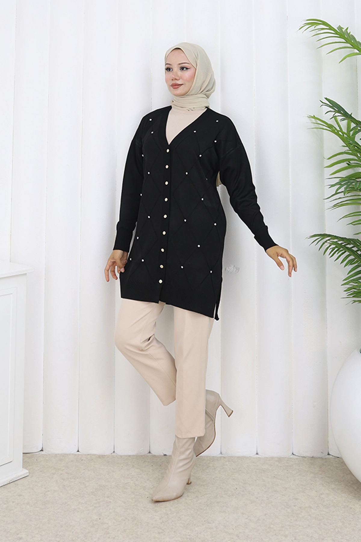 Stoned Diamond Patterned Long Cardigan