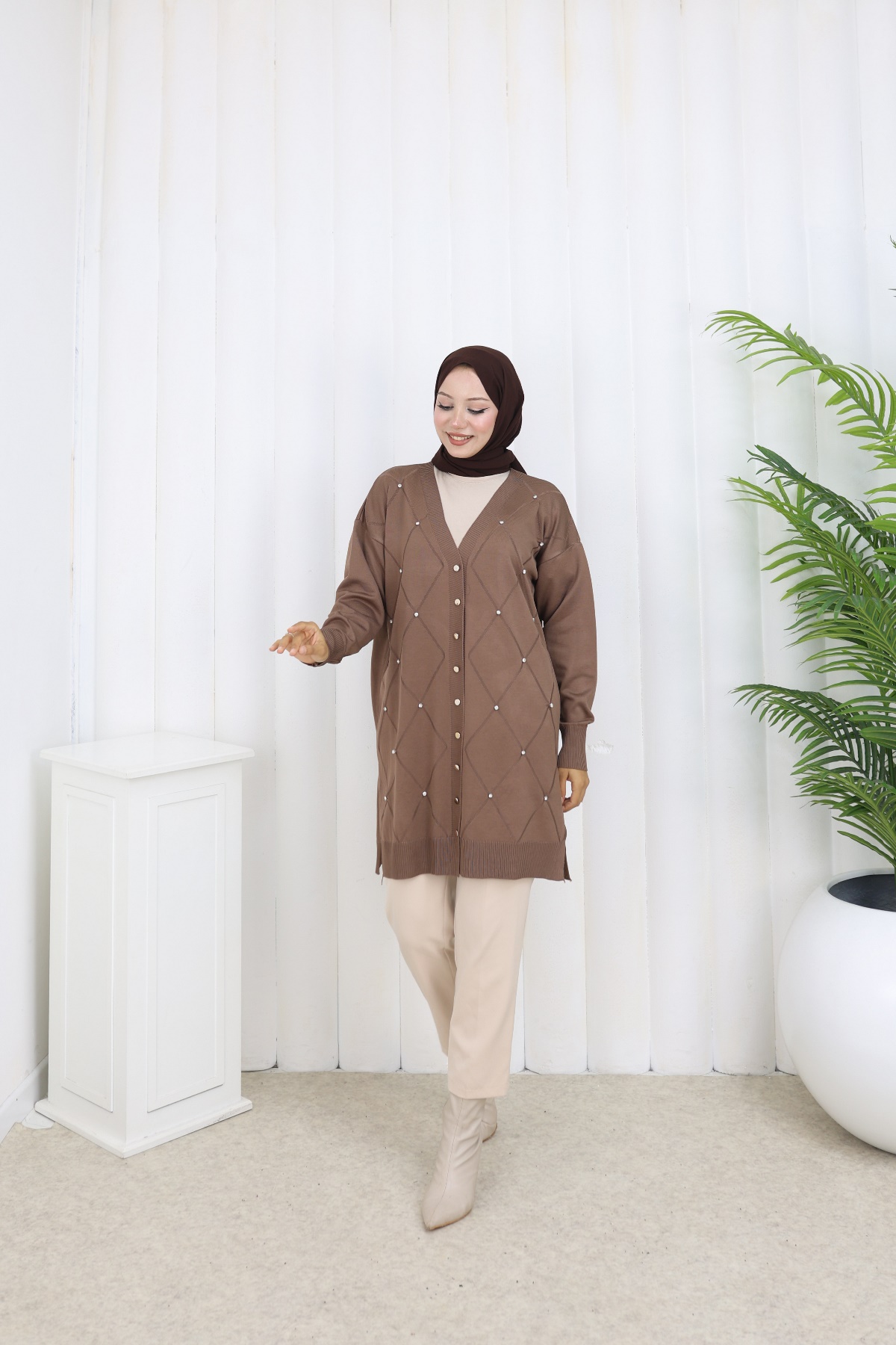 Stoned Diamond Patterned Long Cardigan