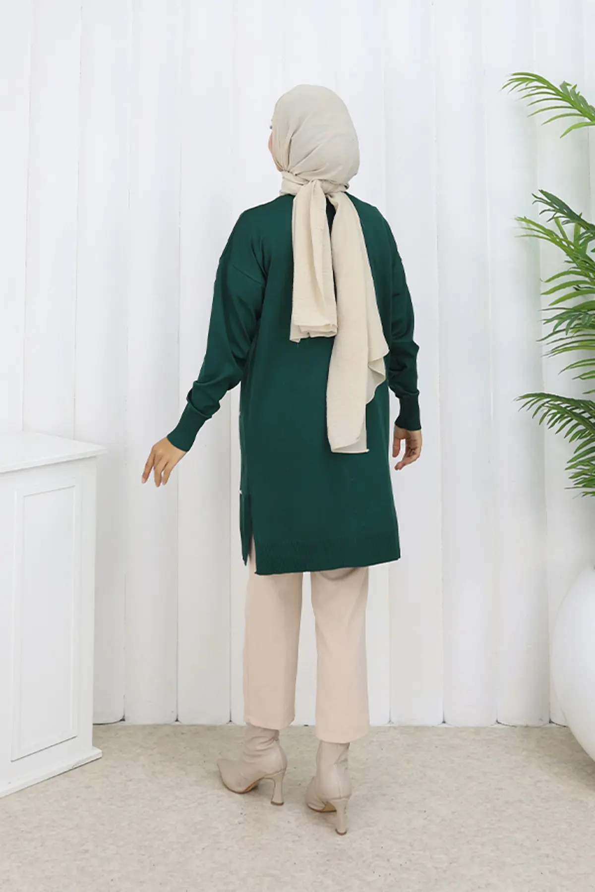 Stoned Diamond Patterned Long Cardigan-detail