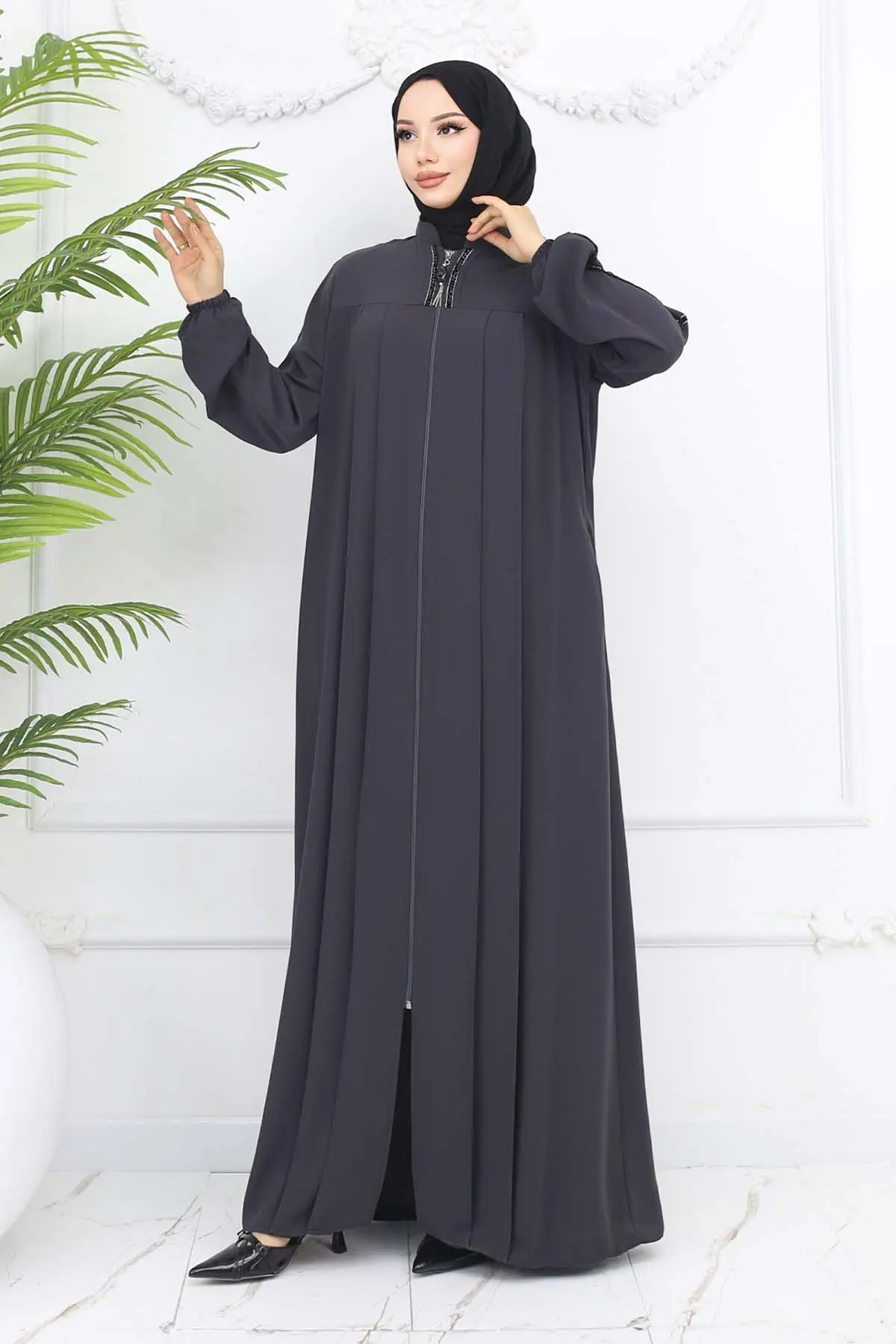 Stripe Detailed Robe Abaya-detail